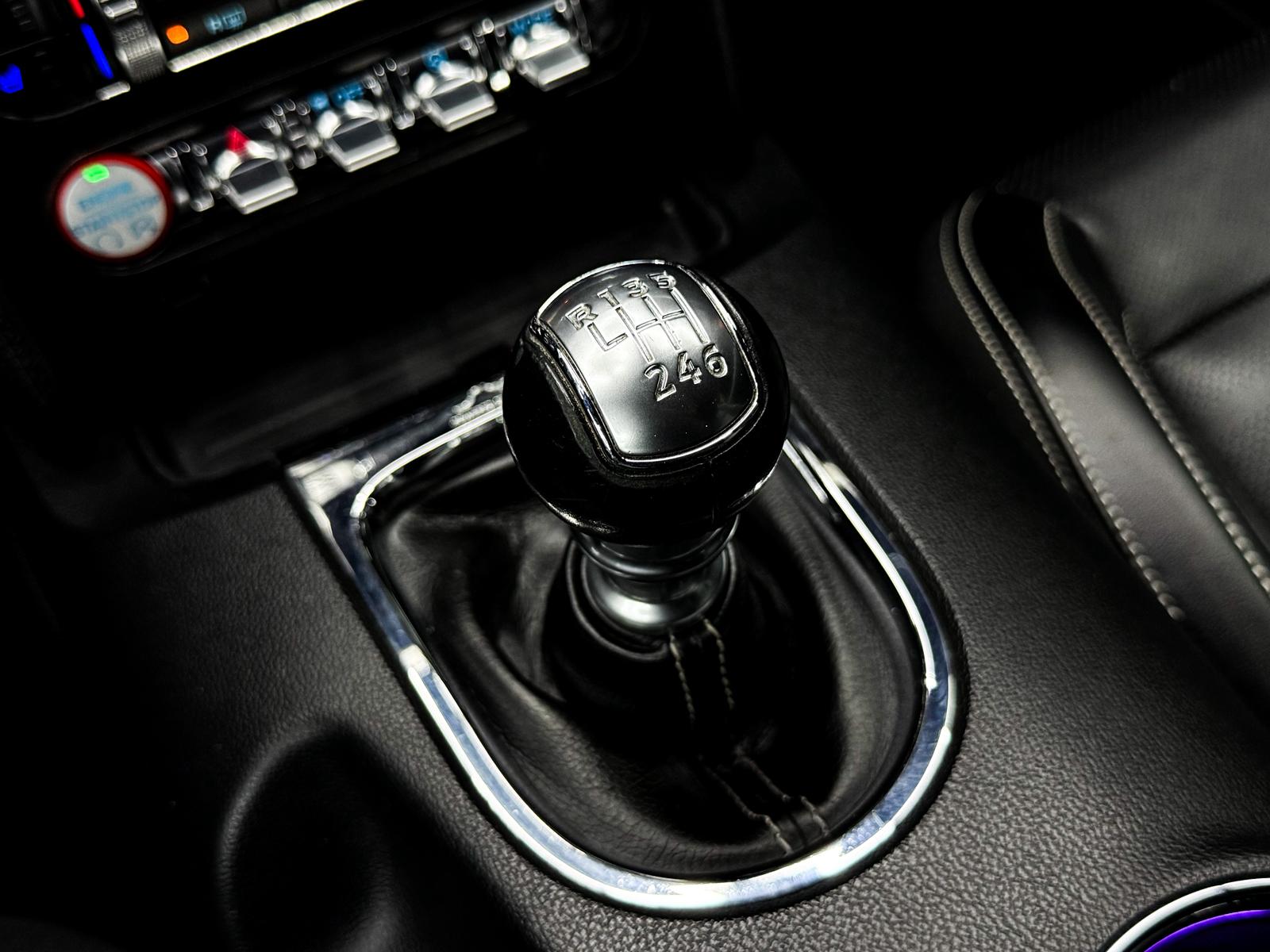 FORD Mustang Fastback 5.0 V8 GT *50 Years Edition*-image-14