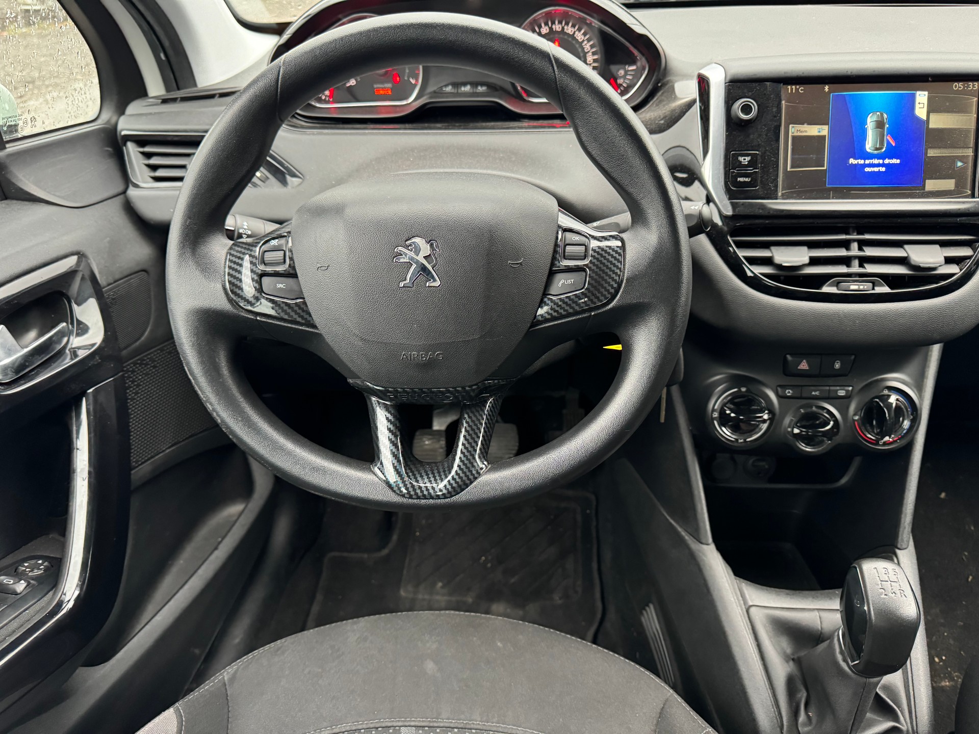 PEUGEOT 208 1.2 VTI Active-image-5
