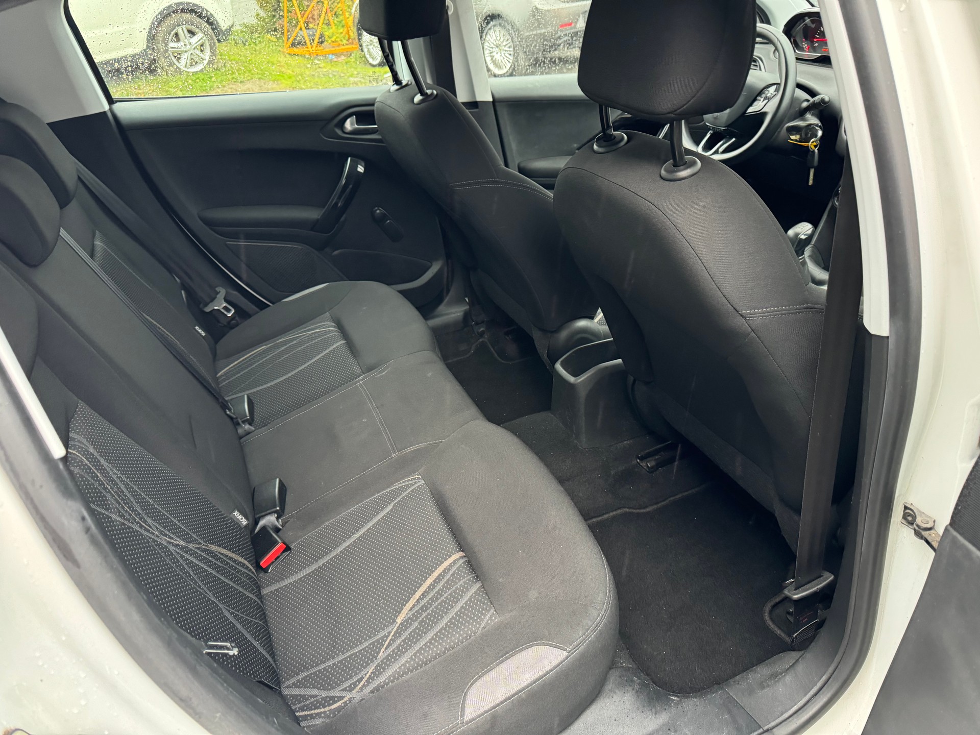 PEUGEOT 208 1.2 VTI Active-image-6