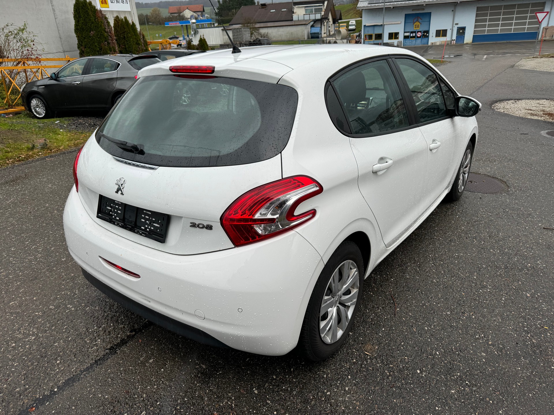 PEUGEOT 208 1.2 VTI Active-image-3