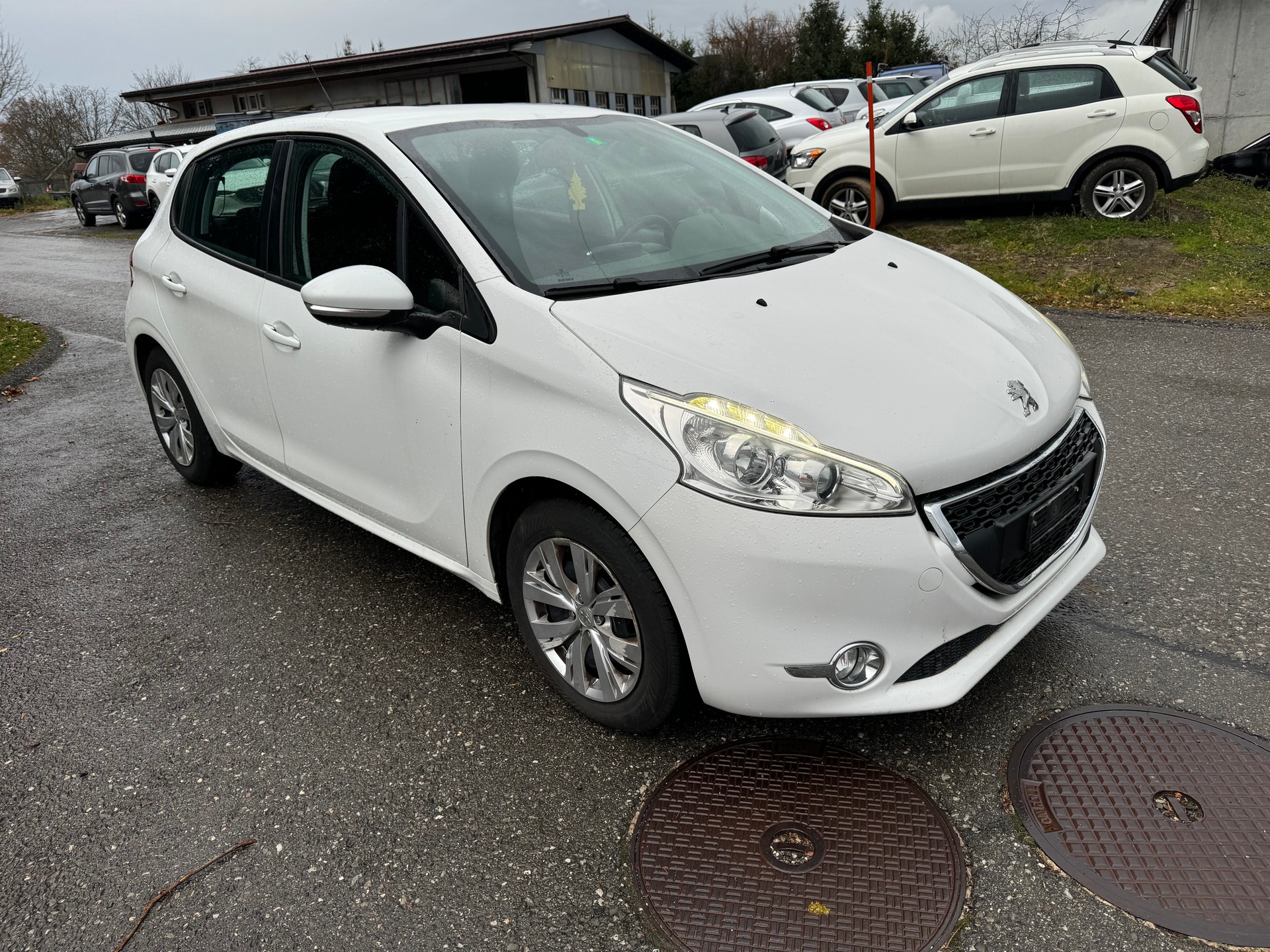 PEUGEOT 208 1.2 VTI Active-image-2