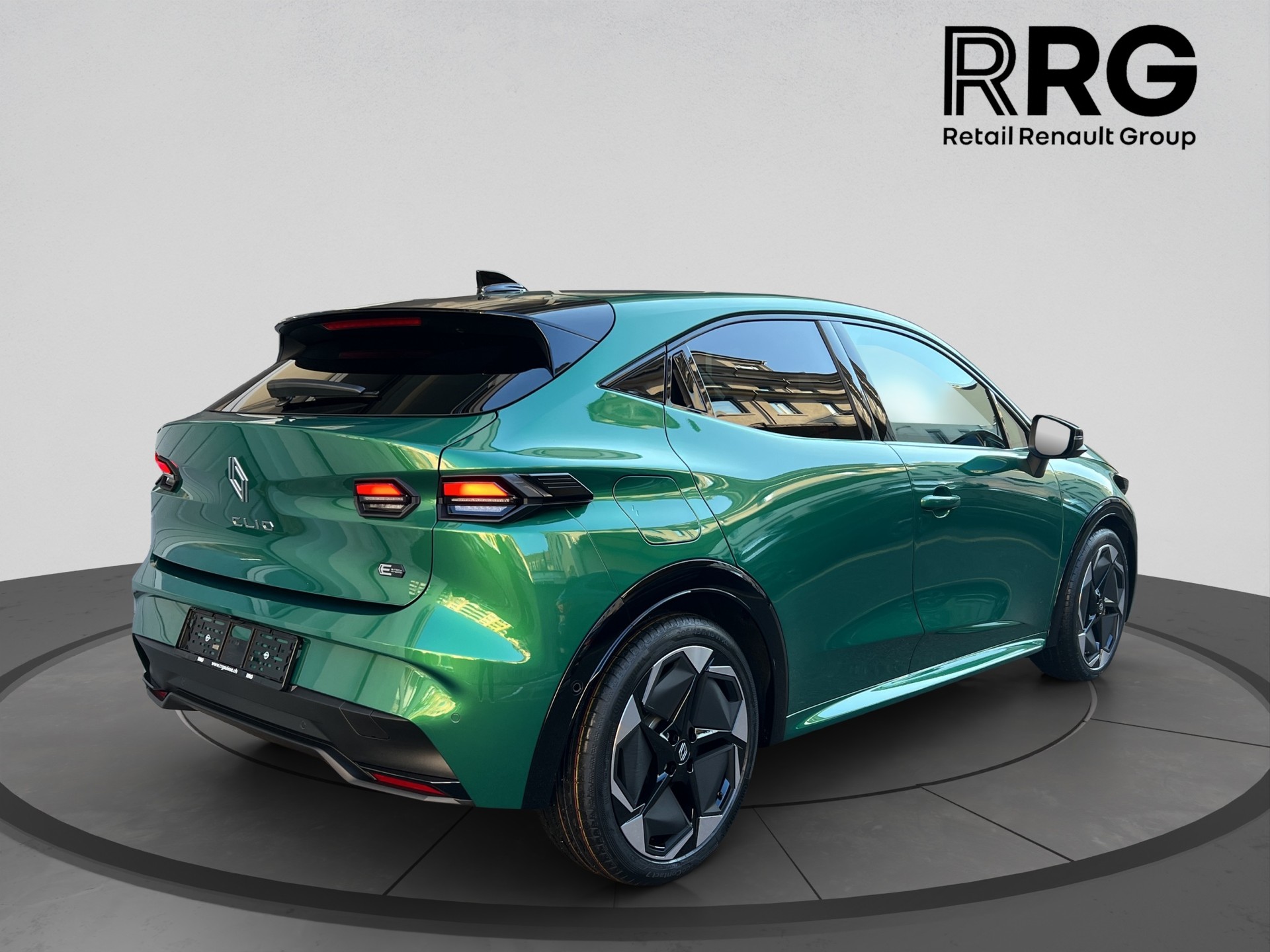 RENAULT Clio 1.8 E-Tech Techno-image-1