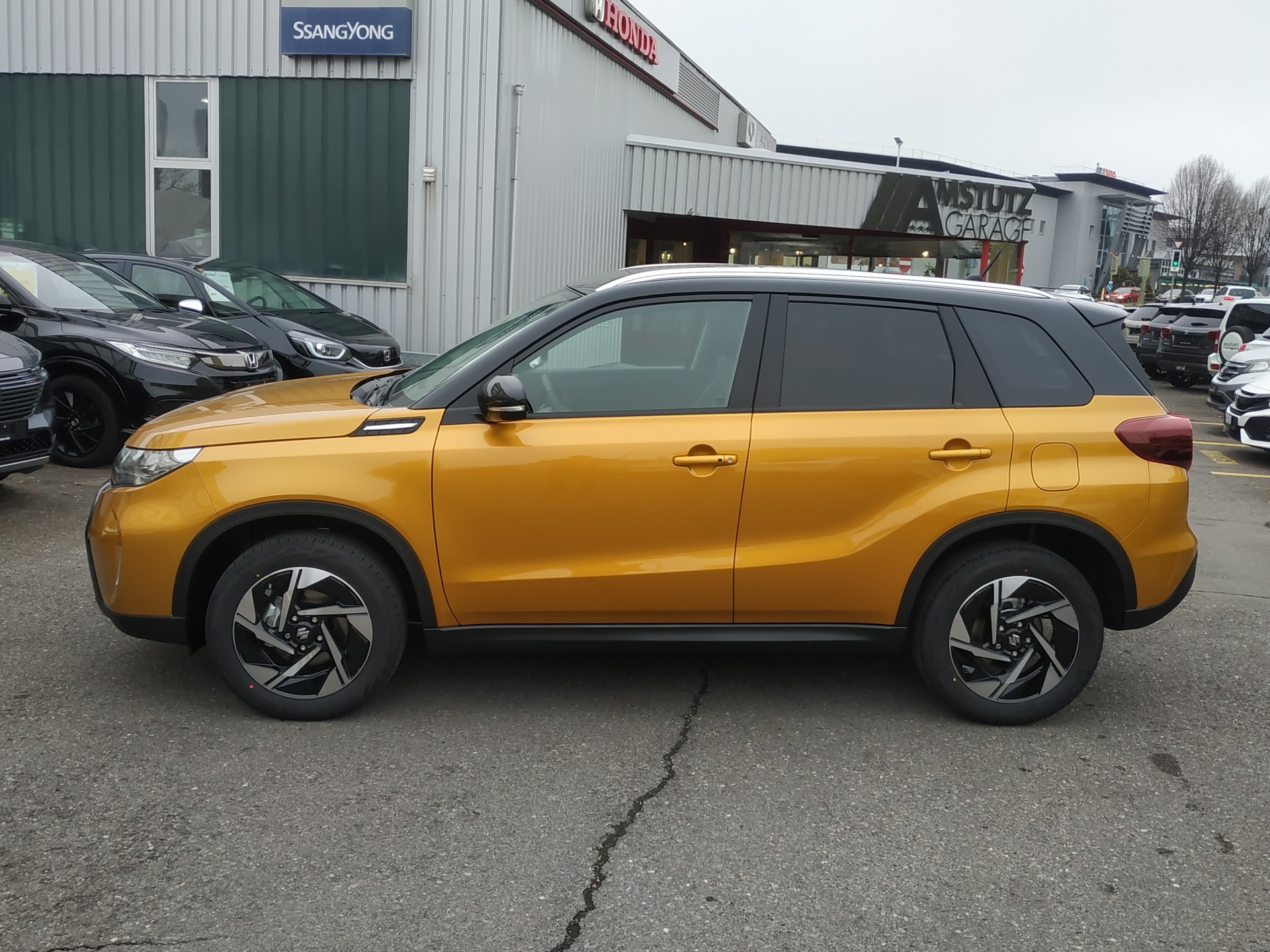 SUZUKI Vitara 1.4 Boosterjet Compact Top 4x4 Hybrid Automatic-image-7