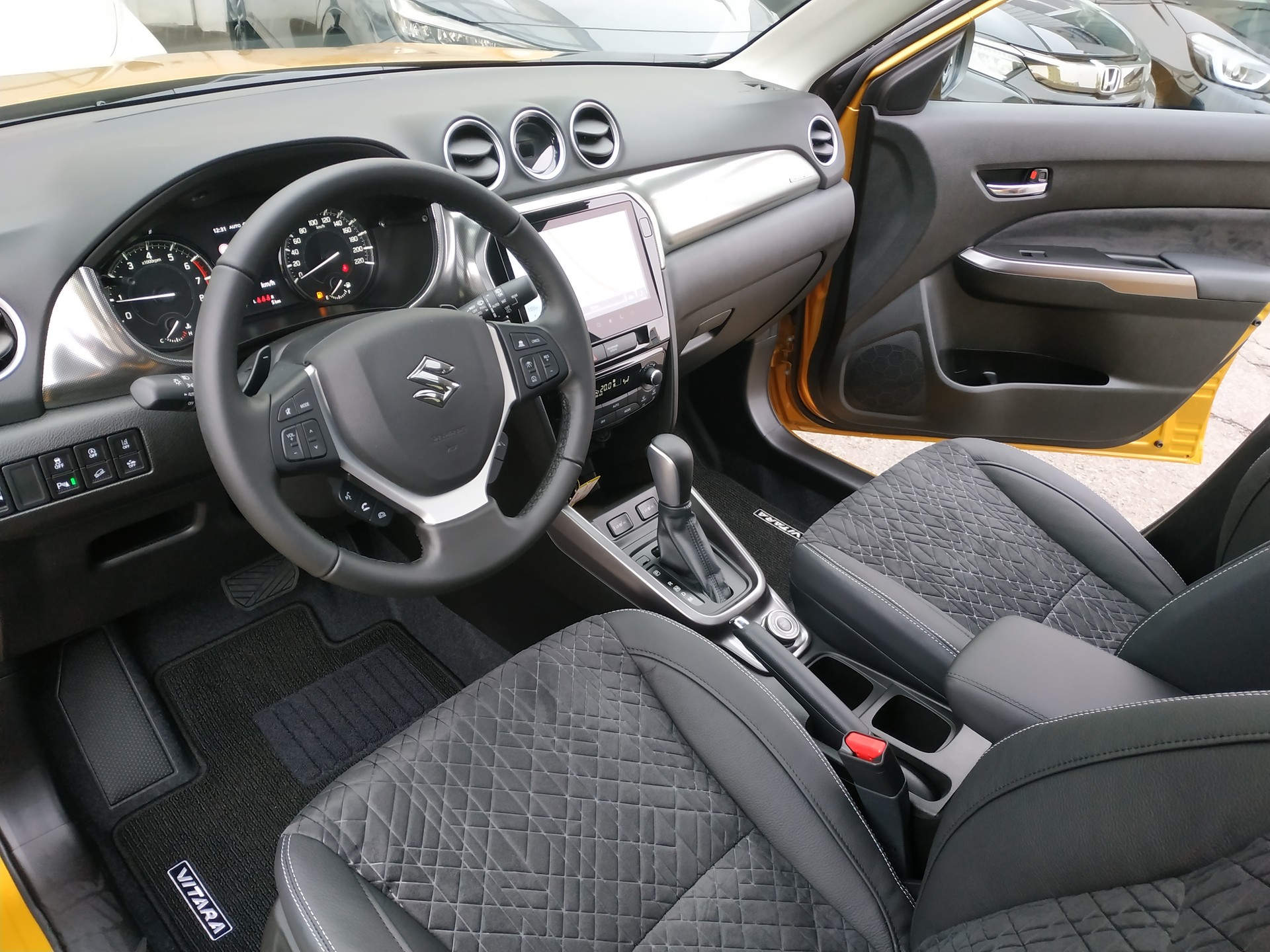SUZUKI Vitara 1.4 Boosterjet Compact Top 4x4 Hybrid Automatic-image-10