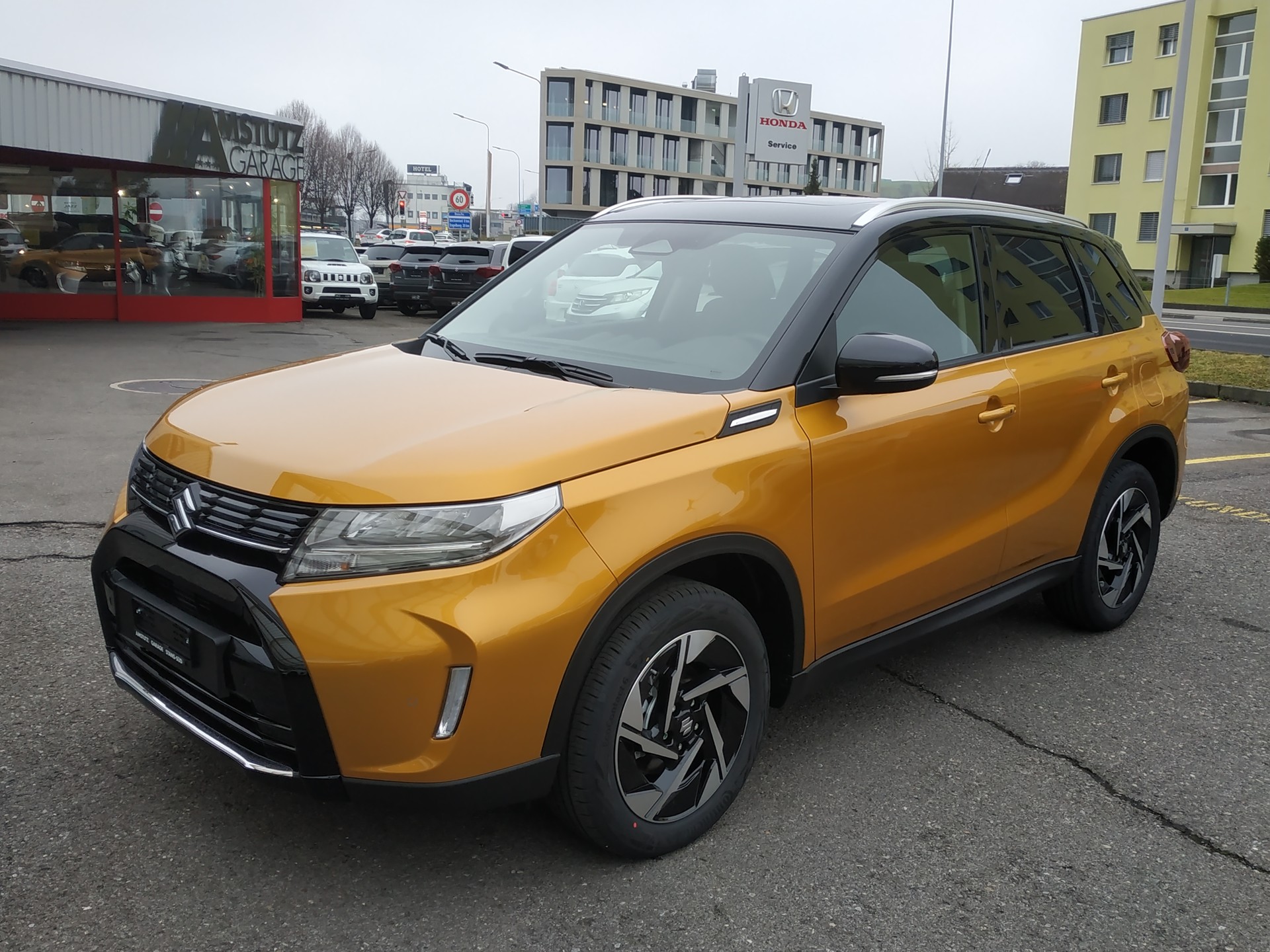 SUZUKI Vitara 1.4 Boosterjet Compact Top 4x4 Hybrid Automatic-image-2