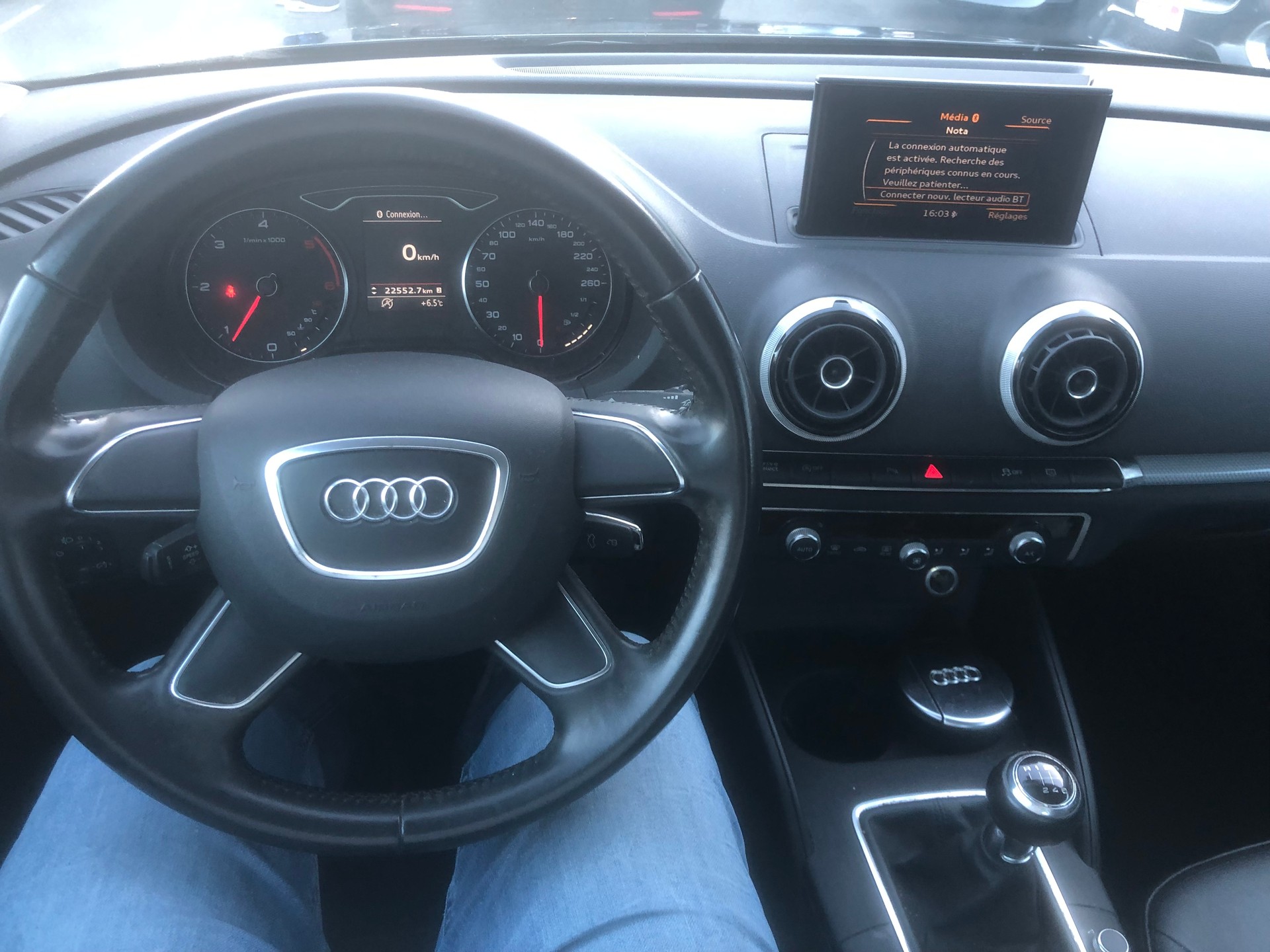 AUDI A3 1.6 TDI Attraction-image-7