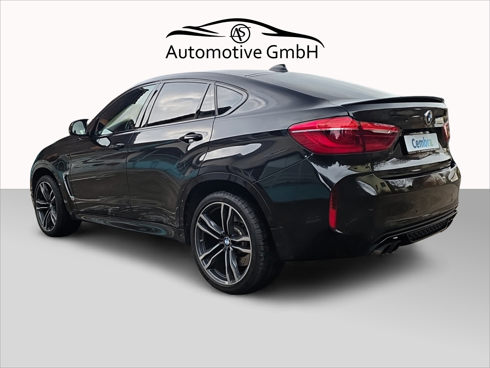 BMW X6M Steptronic-showroom-element-2