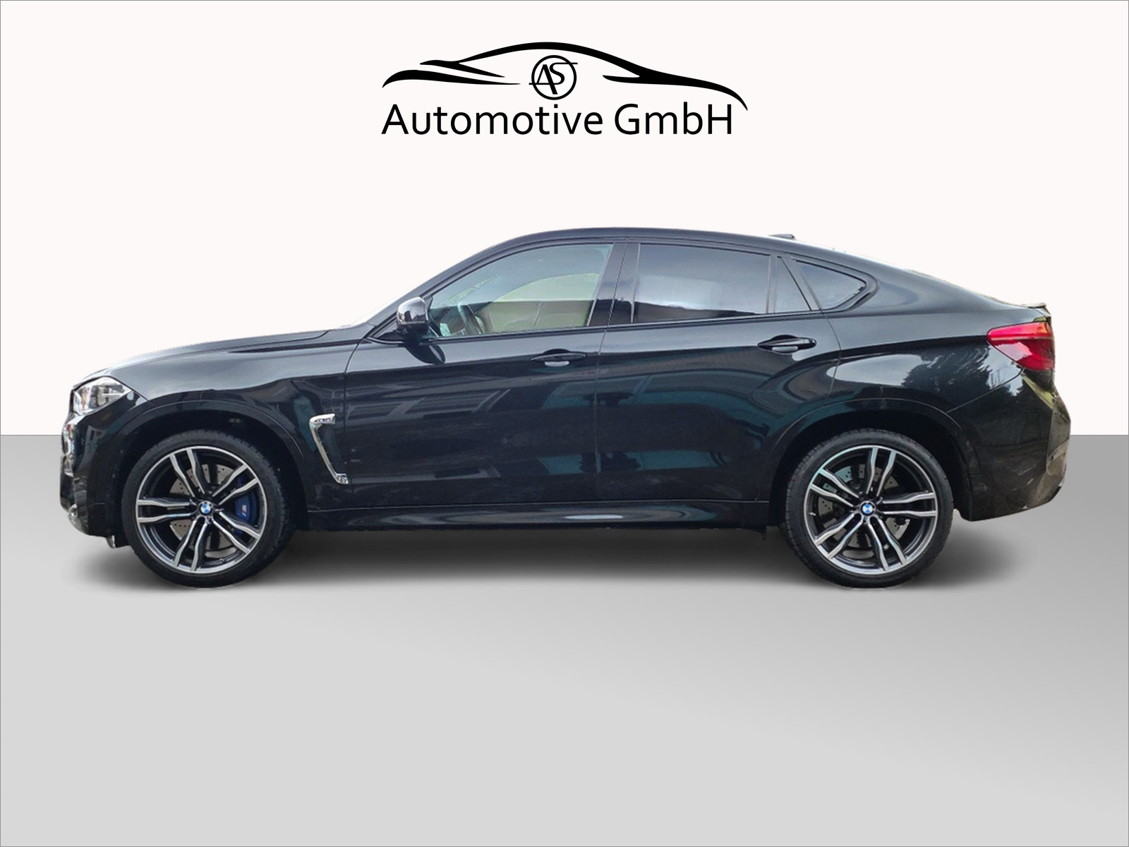 BMW X6M Steptronic-showroom-element-1