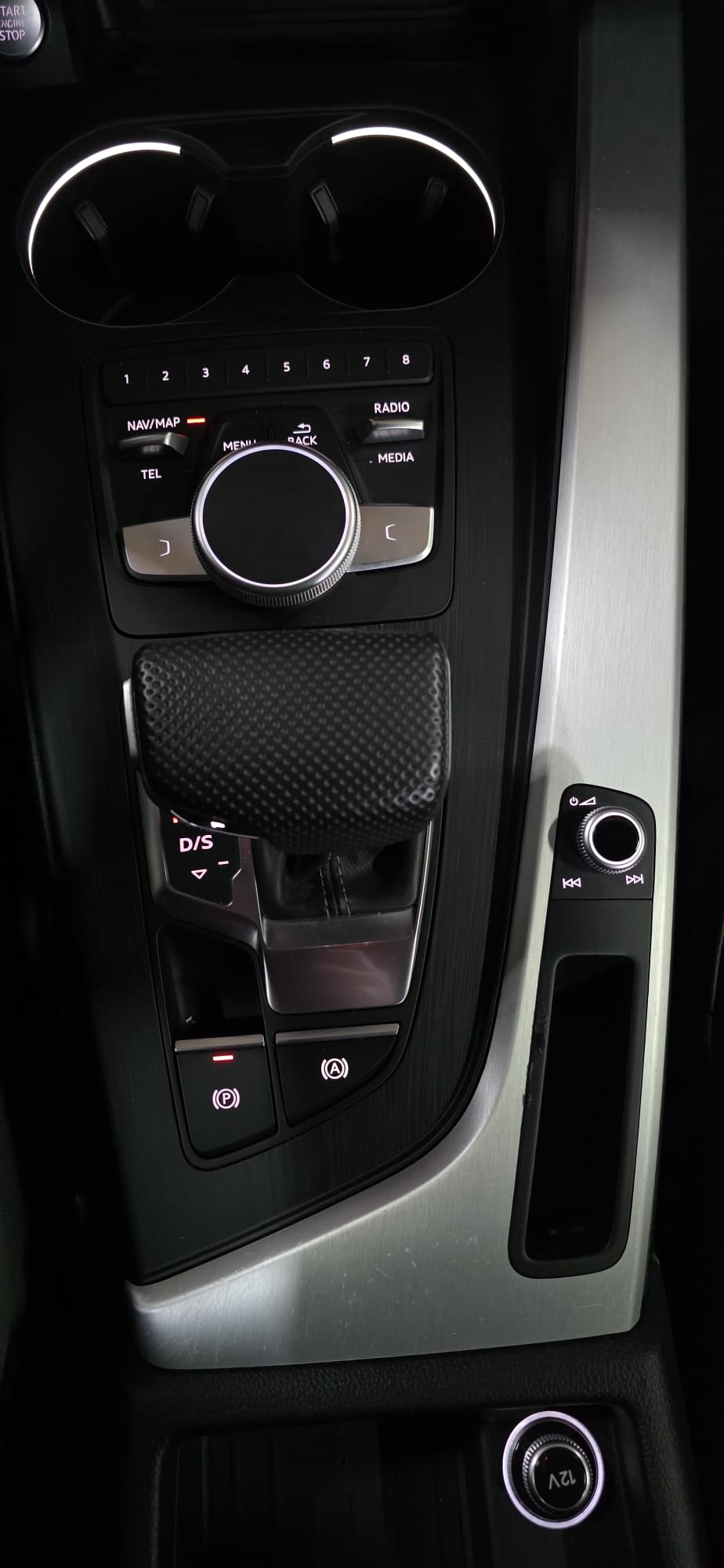 AUDI A4 Avant 45 TFSI S-Line Sport S-tronic quattro-image-17