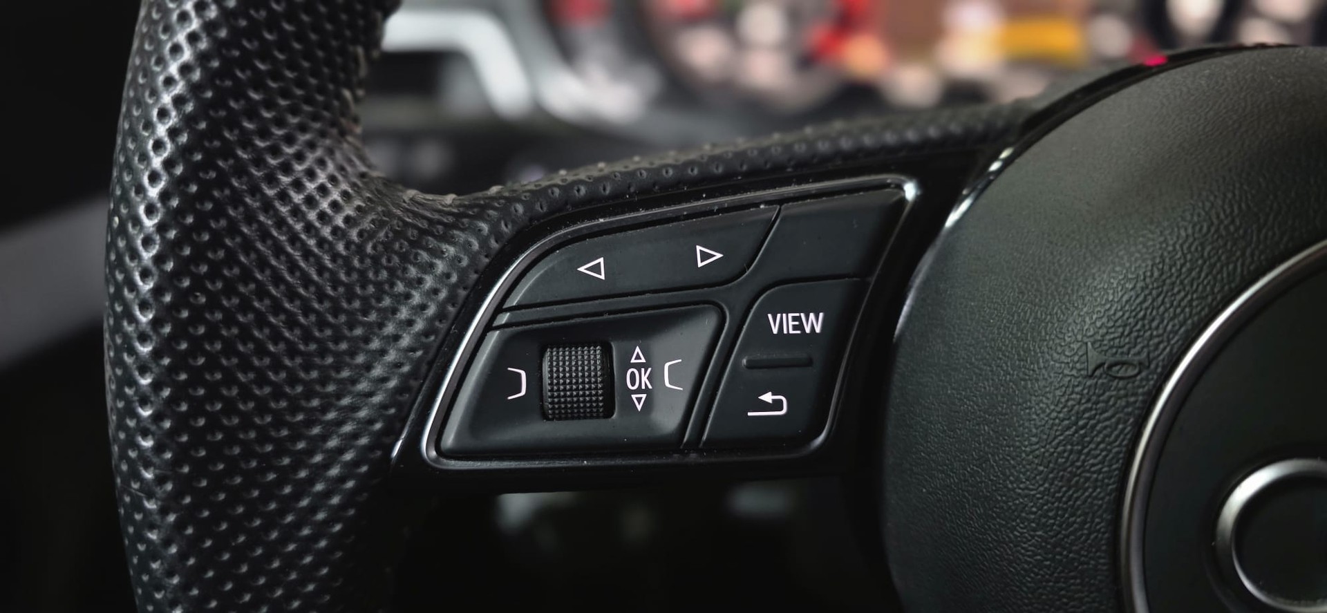 AUDI A4 Avant 45 TFSI S-Line Sport S-tronic quattro-image-14