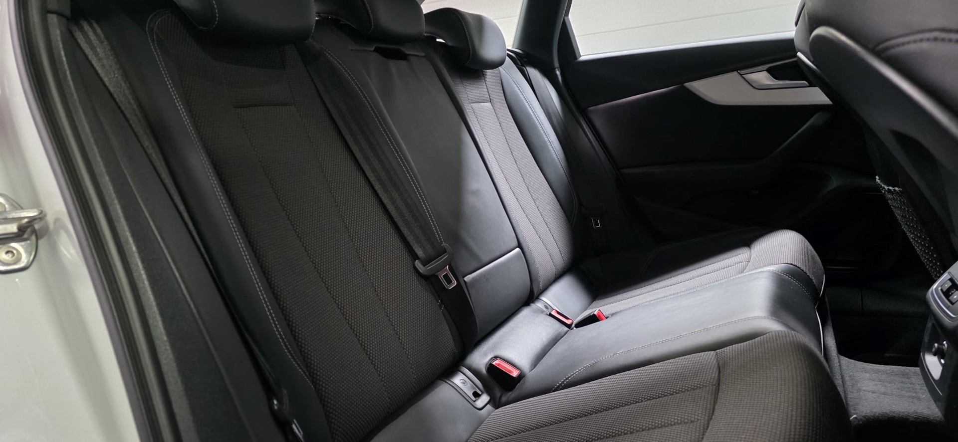 AUDI A4 Avant 45 TFSI S-Line Sport S-tronic quattro-image-26