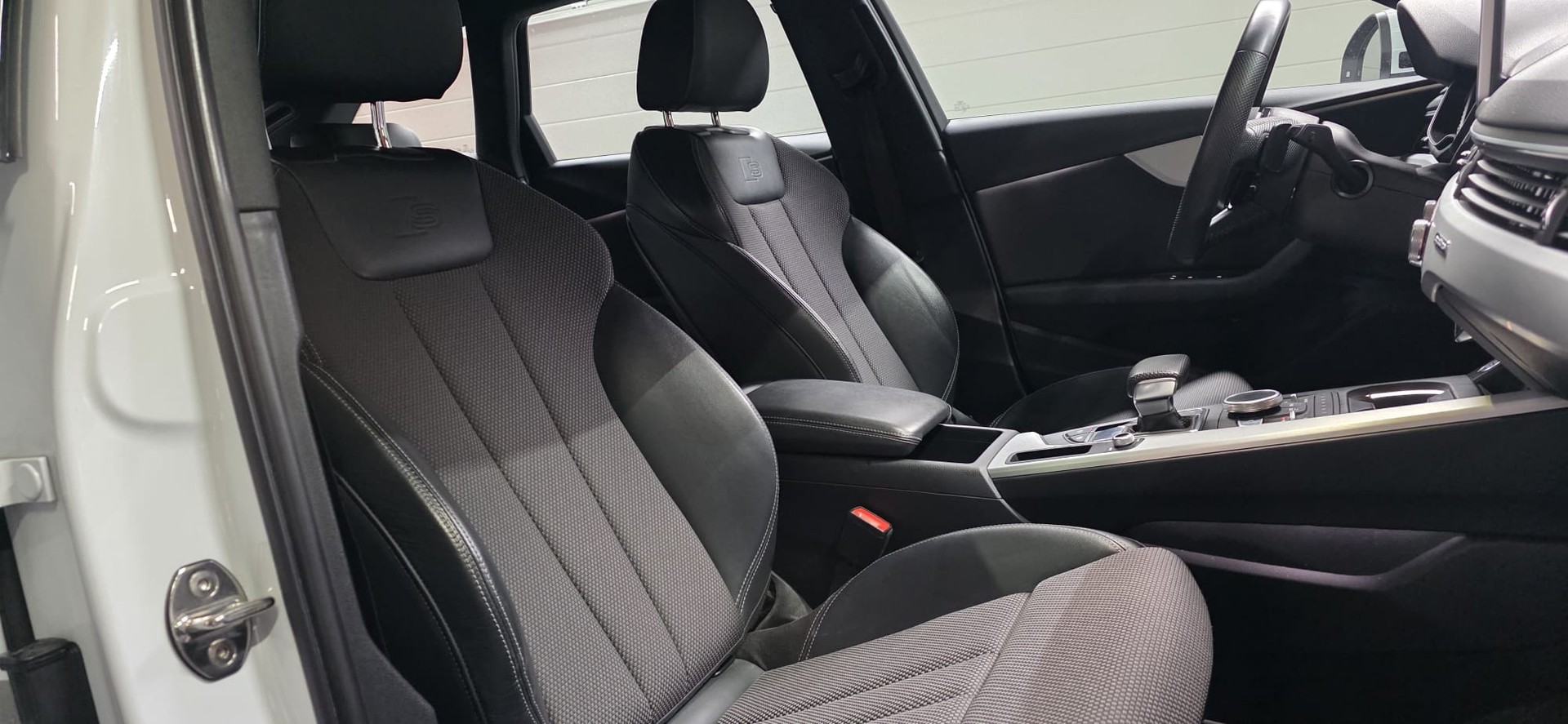 AUDI A4 Avant 45 TFSI S-Line Sport S-tronic quattro-image-24