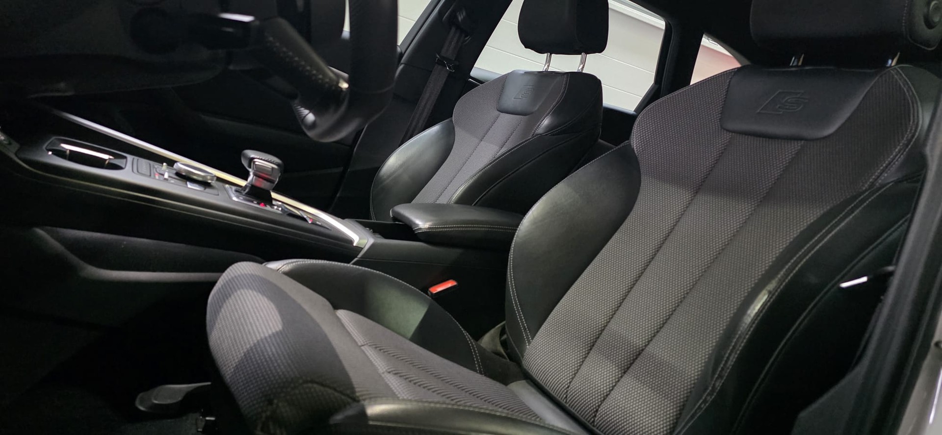AUDI A4 Avant 45 TFSI S-Line Sport S-tronic quattro-image-8