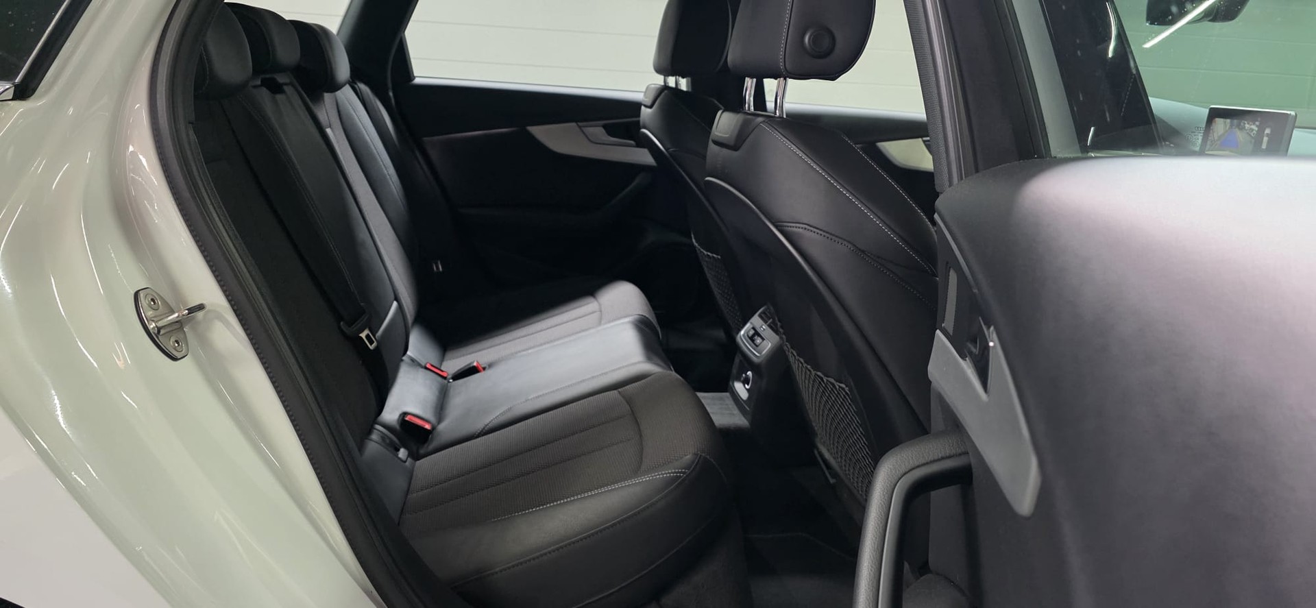 AUDI A4 Avant 45 TFSI S-Line Sport S-tronic quattro-image-25