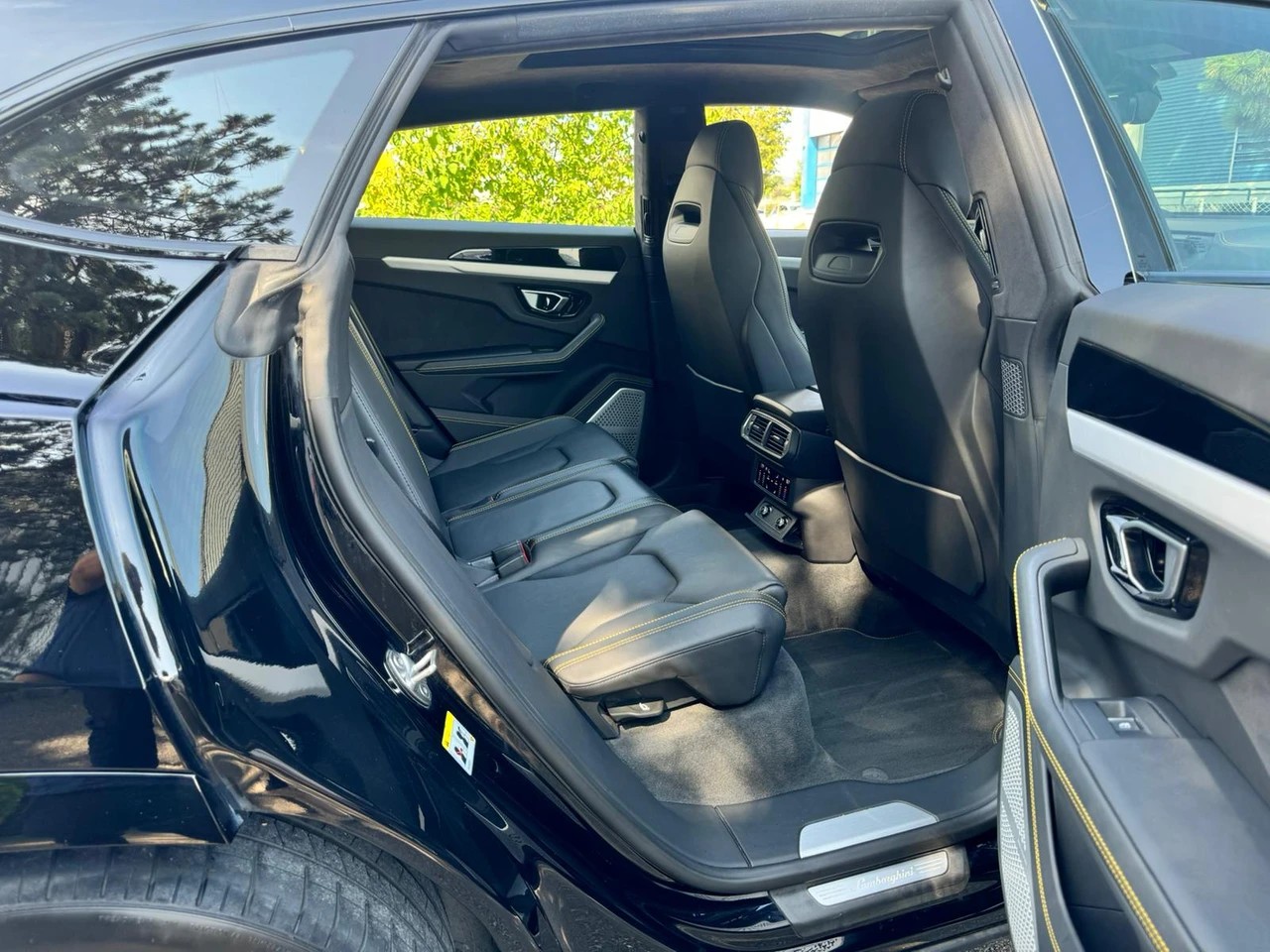 LAMBORGHINI Urus 4.0 CH FAHRZEUG-image-9