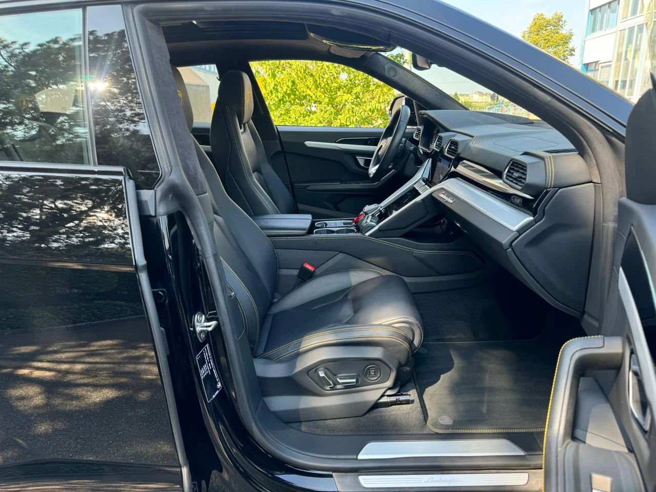 LAMBORGHINI Urus 4.0 CH FAHRZEUG-image-10