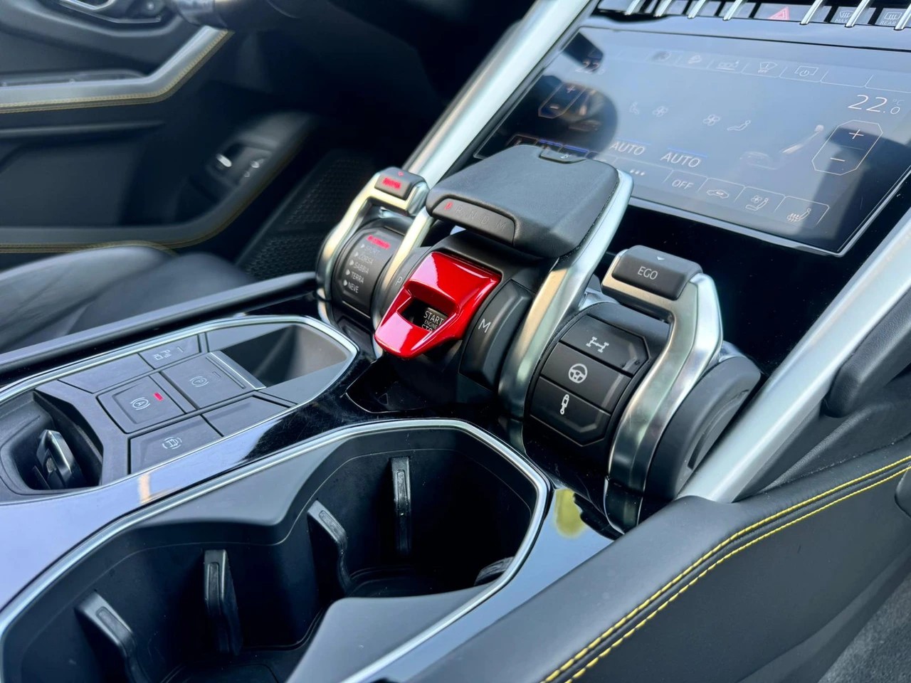 LAMBORGHINI Urus 4.0 CH FAHRZEUG-image-17