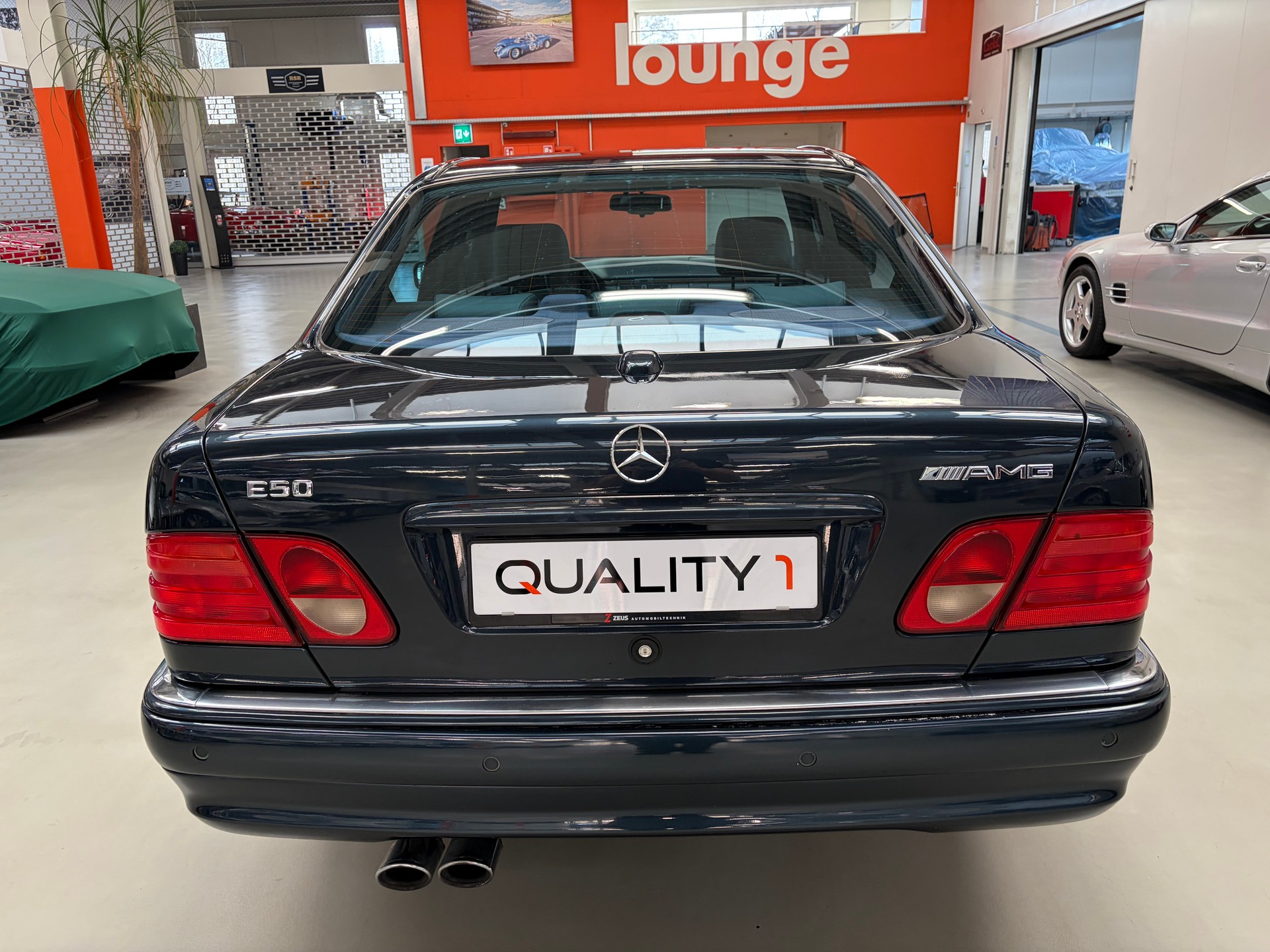 MERCEDES-BENZ E 50 AMG-image-4
