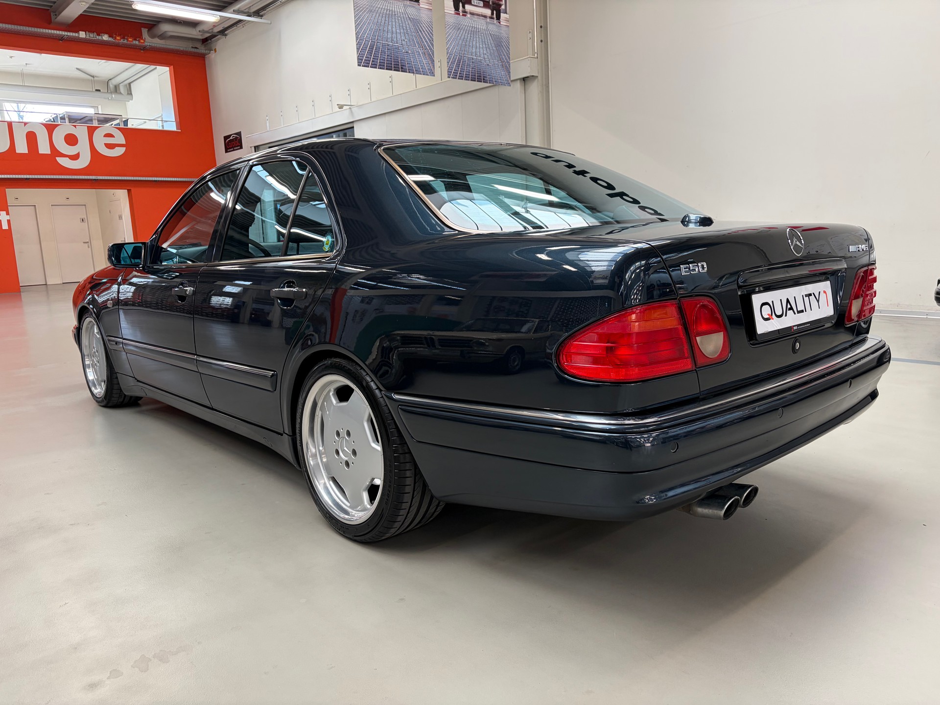 MERCEDES-BENZ E 50 AMG-image-3