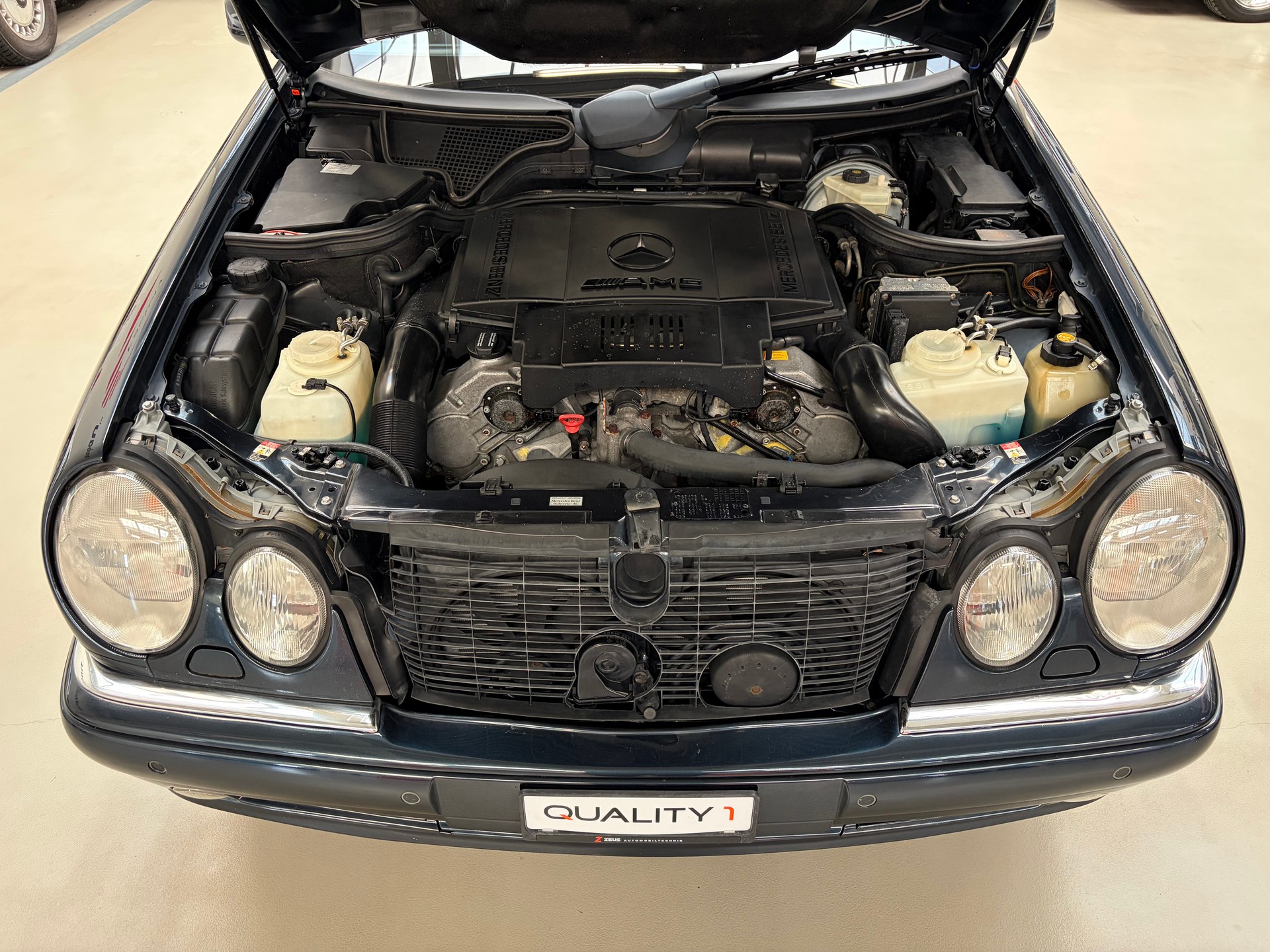MERCEDES-BENZ E 50 AMG-image-13