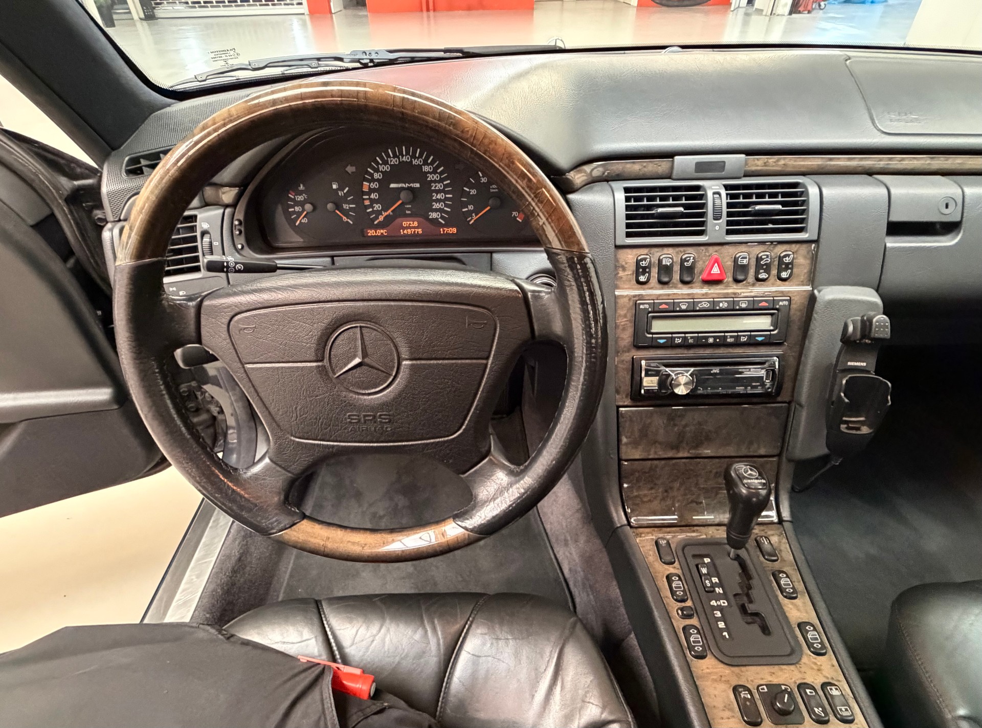 MERCEDES-BENZ E 50 AMG-image-12