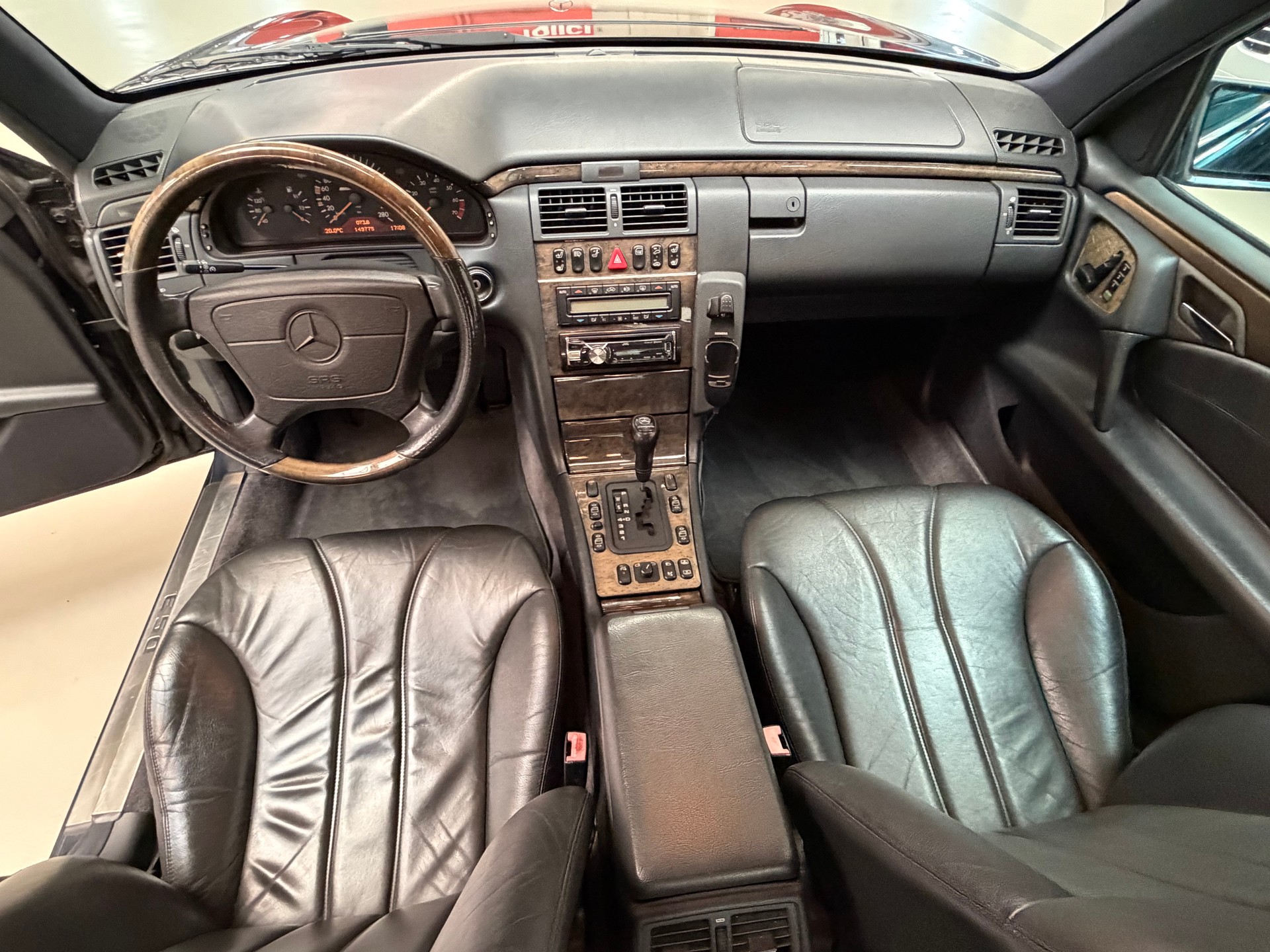 MERCEDES-BENZ E 50 AMG-image-11
