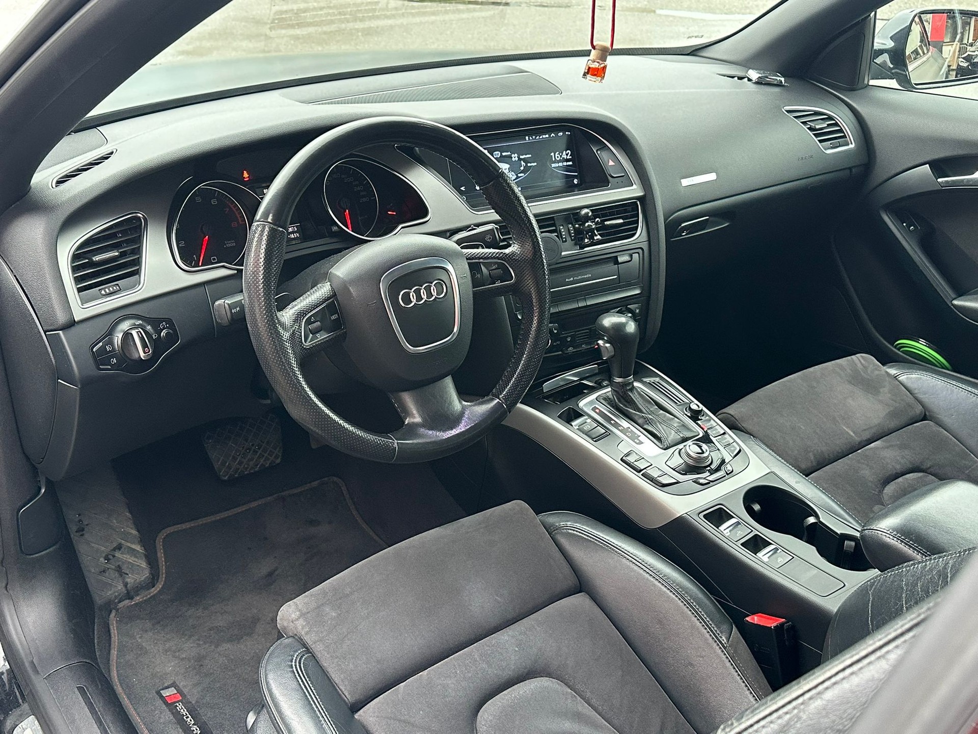 AUDI A5 Cabriolet 2.0 TFSI multitronic-image-9