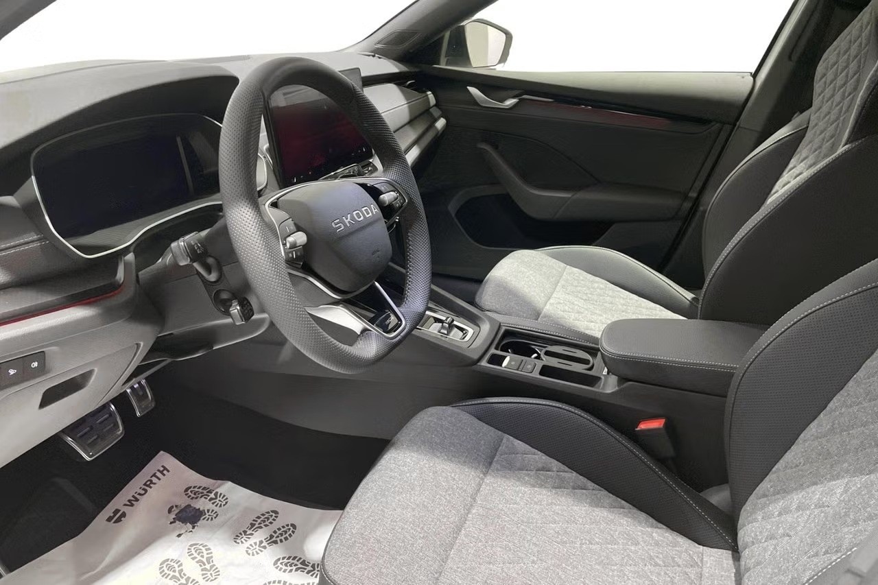 SKODA Octavia Combi 2.0 TSI DSG Sport Line 4x4-image-5