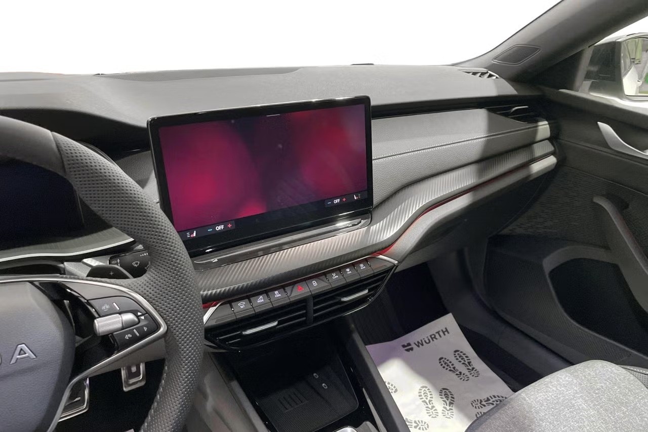 SKODA Octavia Combi 2.0 TSI DSG Sport Line 4x4-image-6
