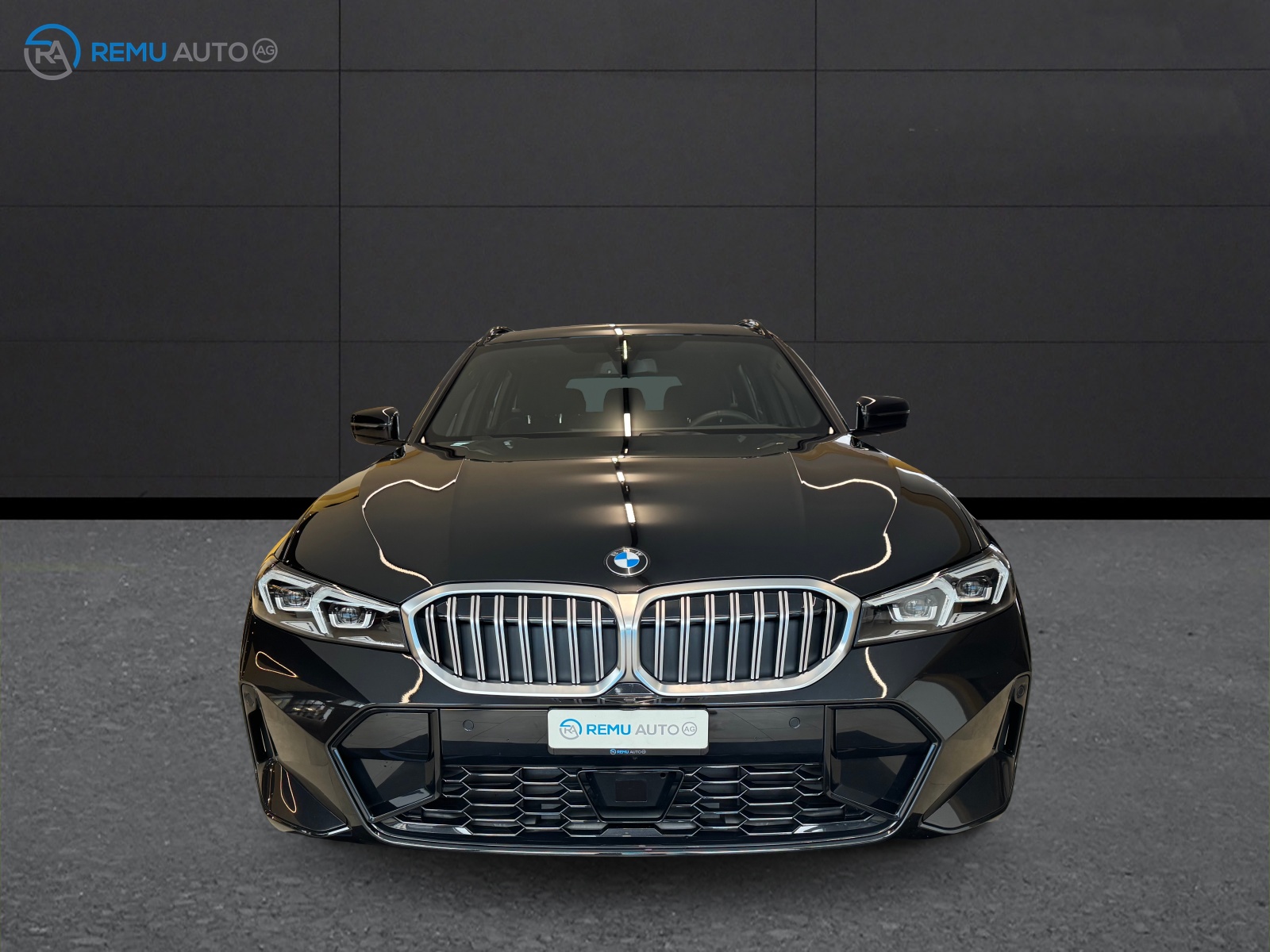 BMW 330i Touring xDrive Steptronic M Sport-image-1