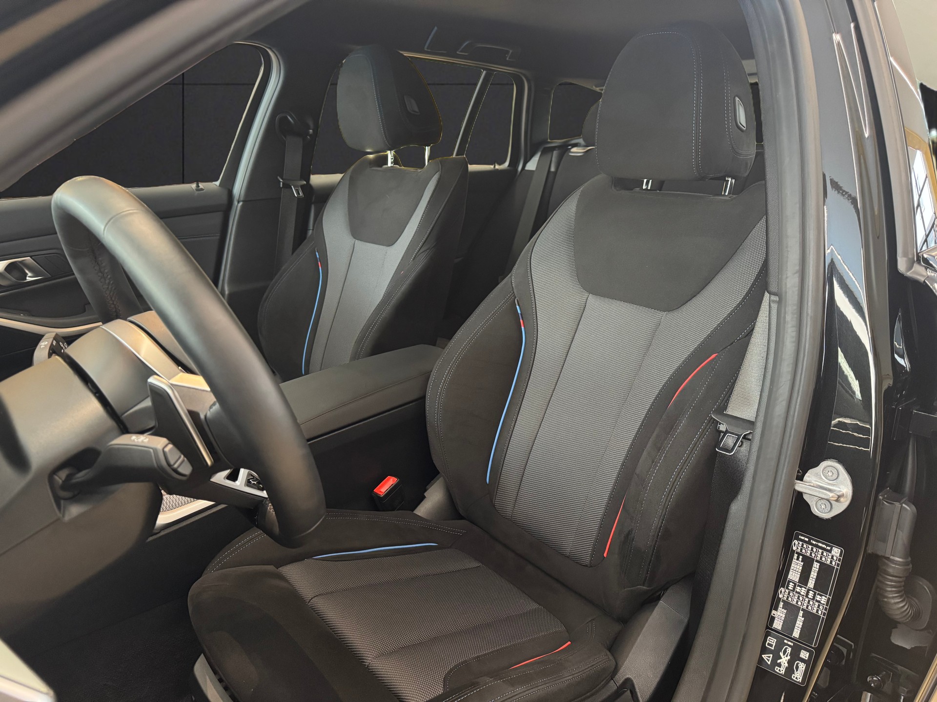 BMW 330i Touring xDrive Steptronic M Sport-image-15