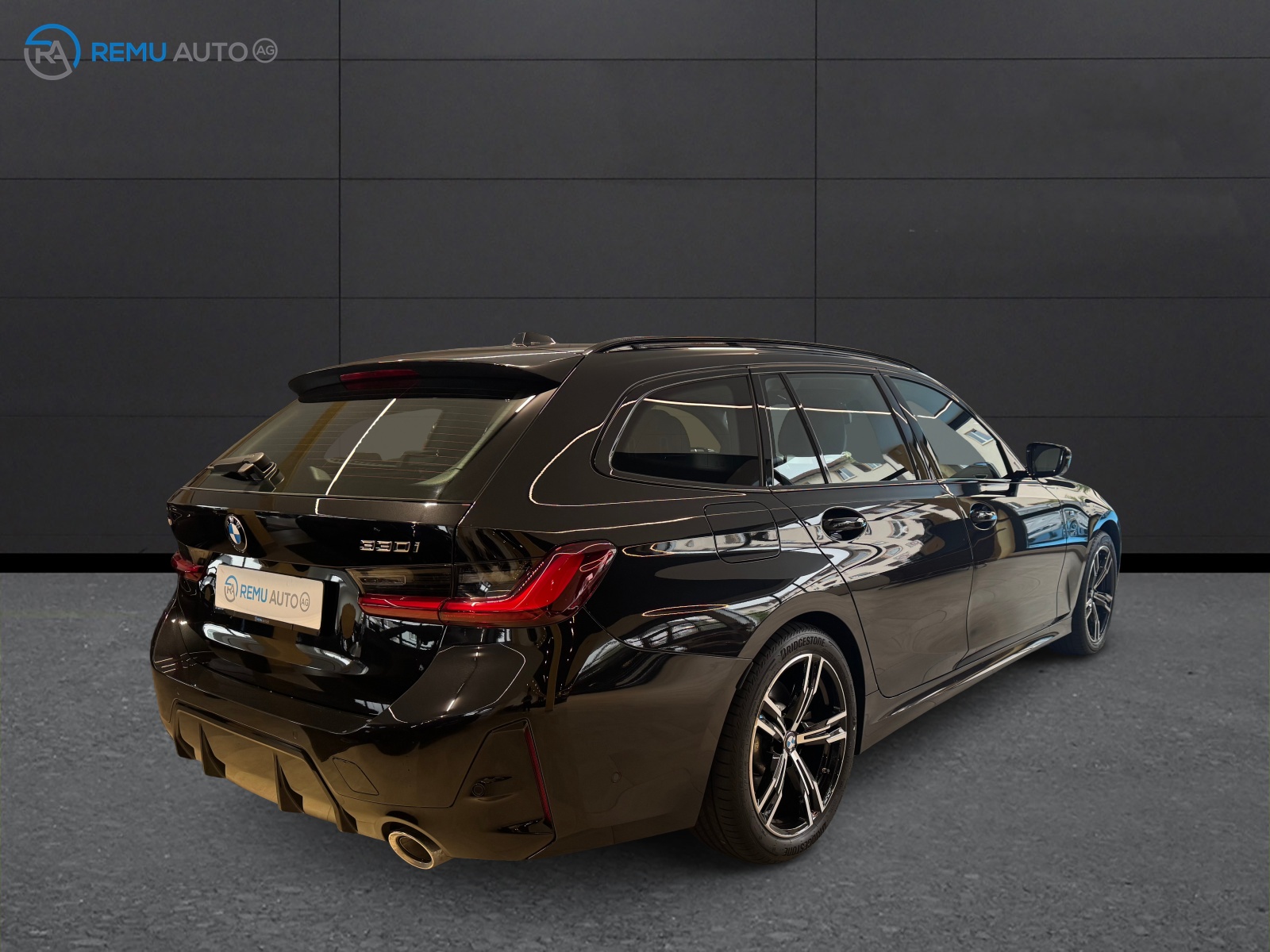 BMW 330i Touring xDrive Steptronic M Sport-image-9