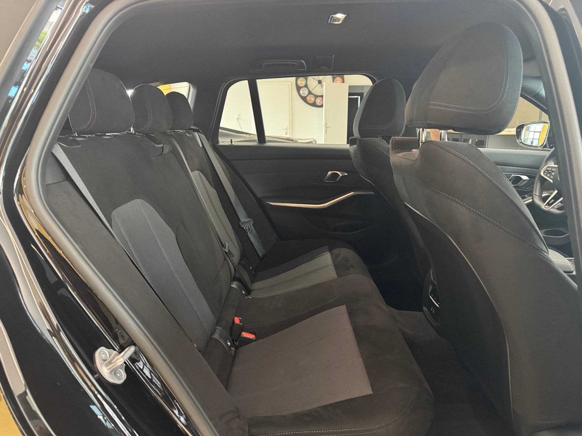 BMW 330i Touring xDrive Steptronic M Sport-image-19