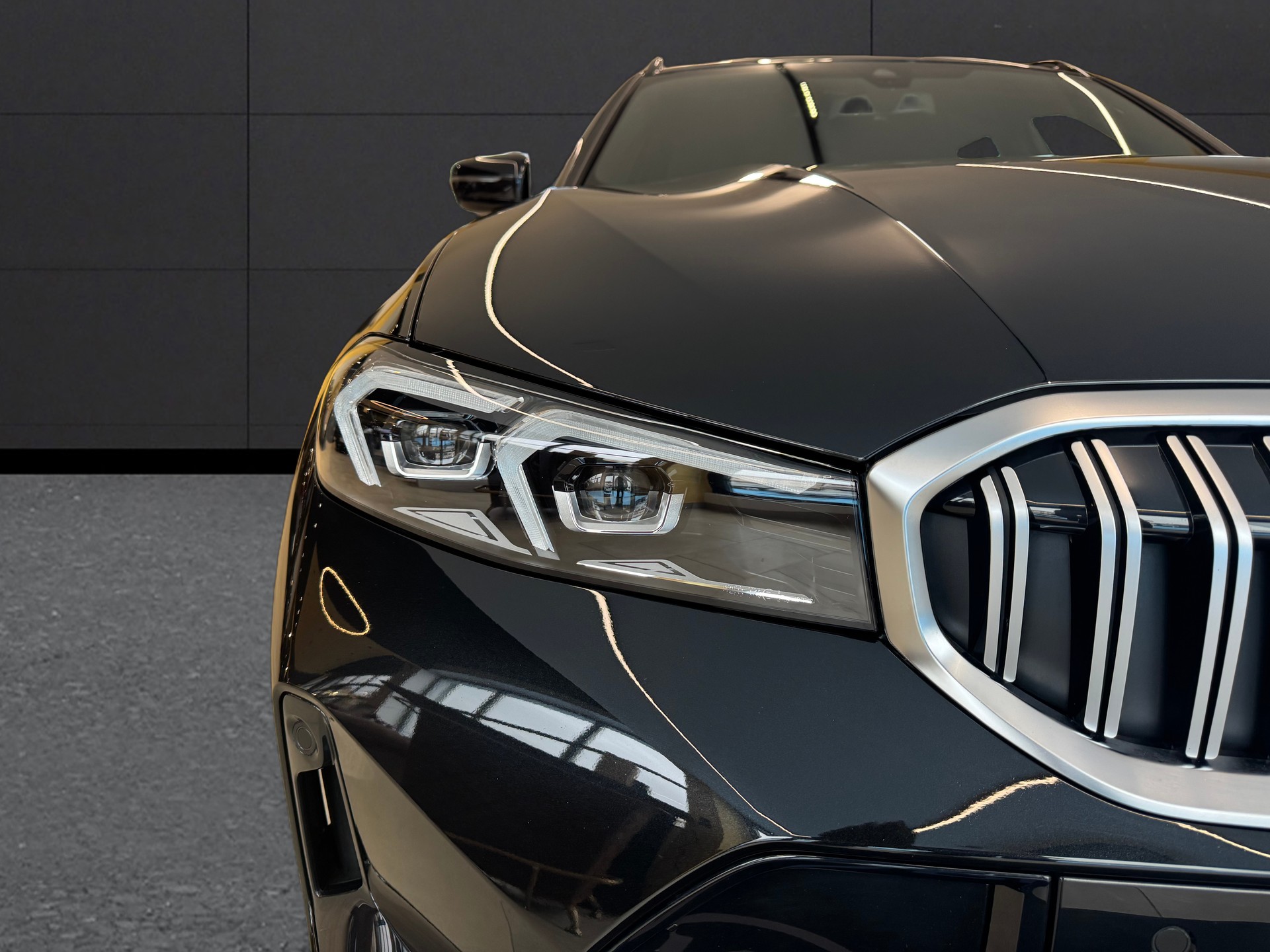BMW 330i Touring xDrive Steptronic M Sport-image-13