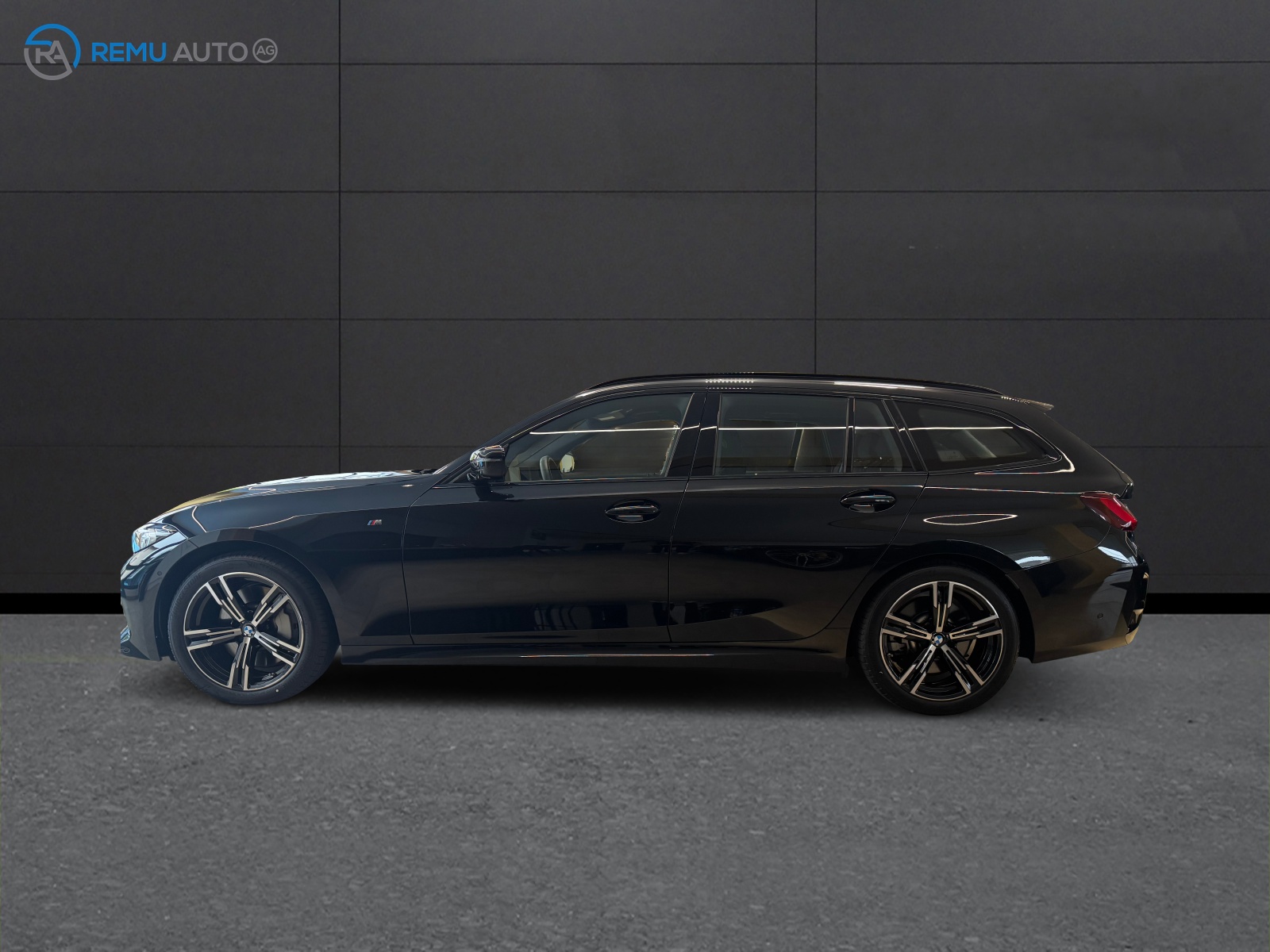 BMW 330i Touring xDrive Steptronic M Sport-image-5