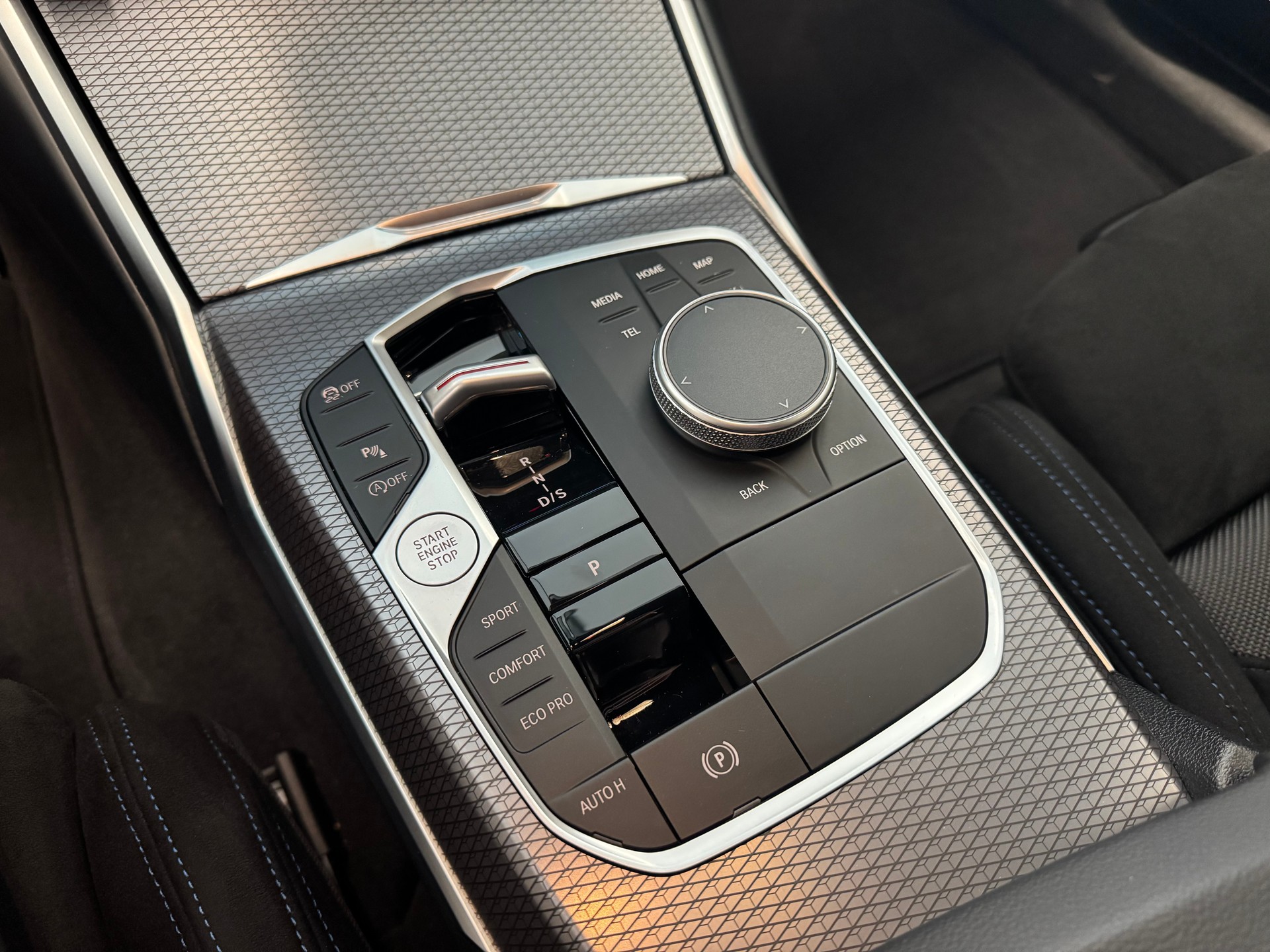 BMW 330i Touring xDrive Steptronic M Sport-image-25