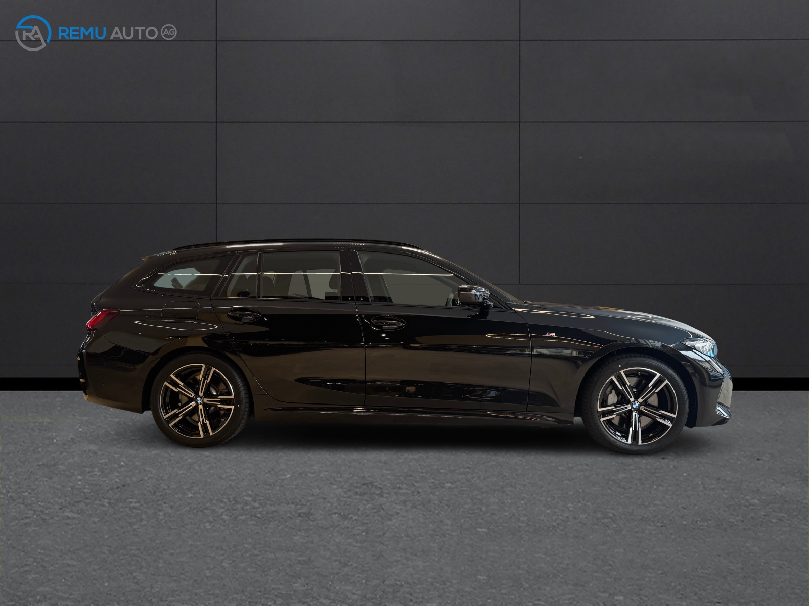BMW 330i Touring xDrive Steptronic M Sport-image-12