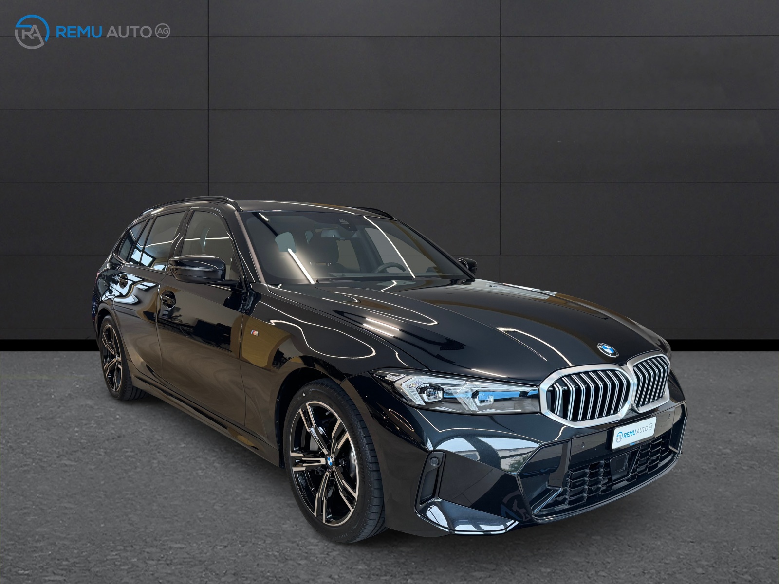 BMW 330i Touring xDrive Steptronic M Sport-image-0