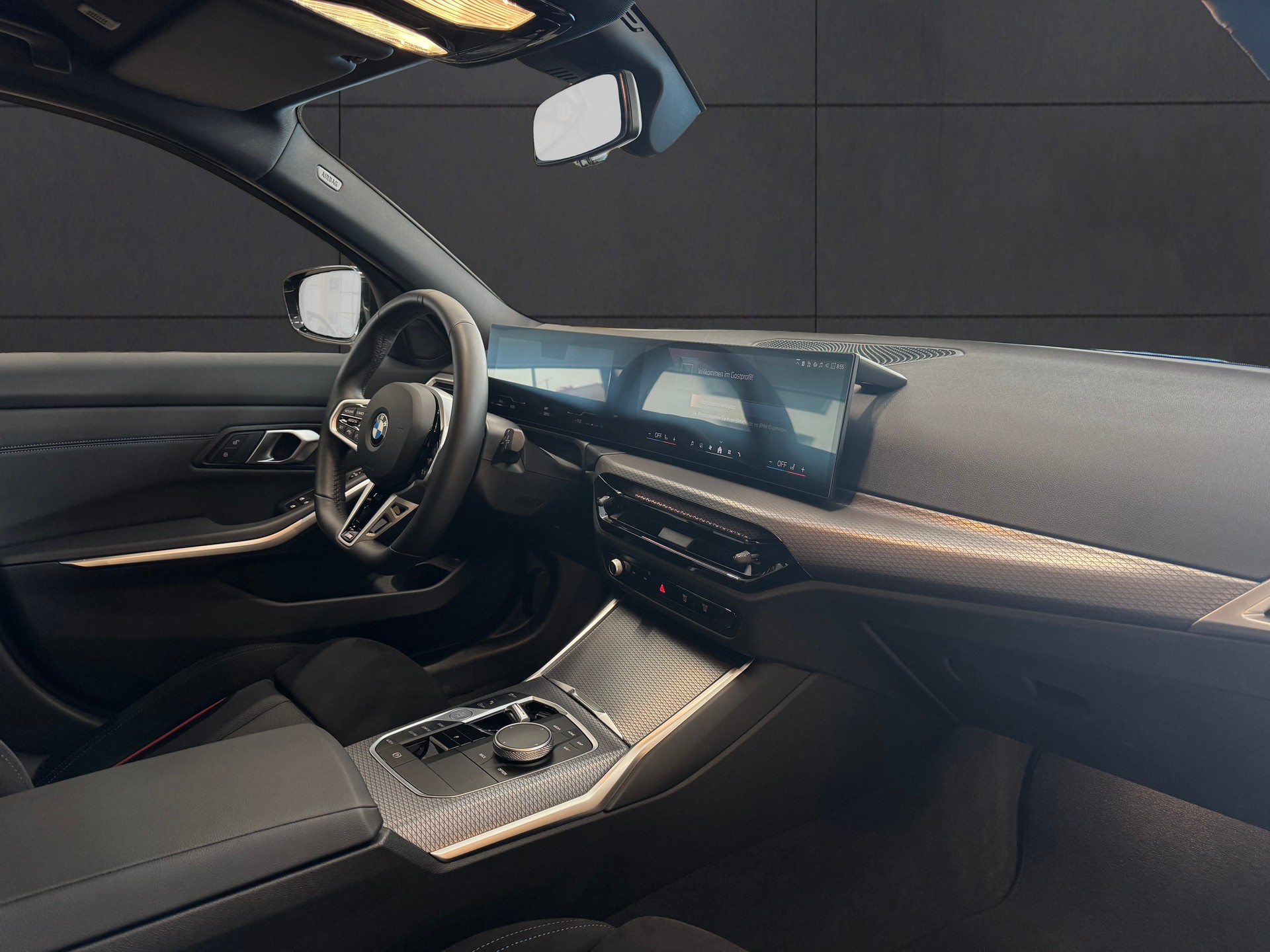 BMW 330i Touring xDrive Steptronic M Sport-image-16