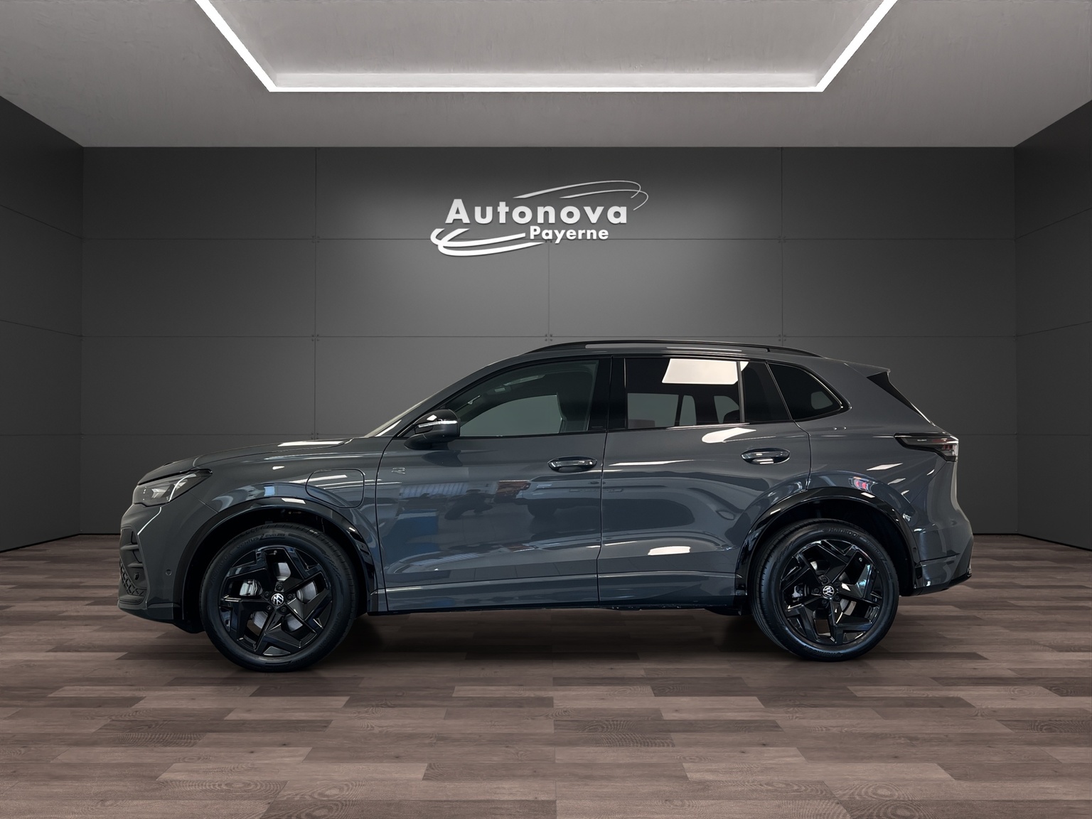 VW Tiguan 1.5 TSI evo2 eHybrid R-Line DSG-image-2