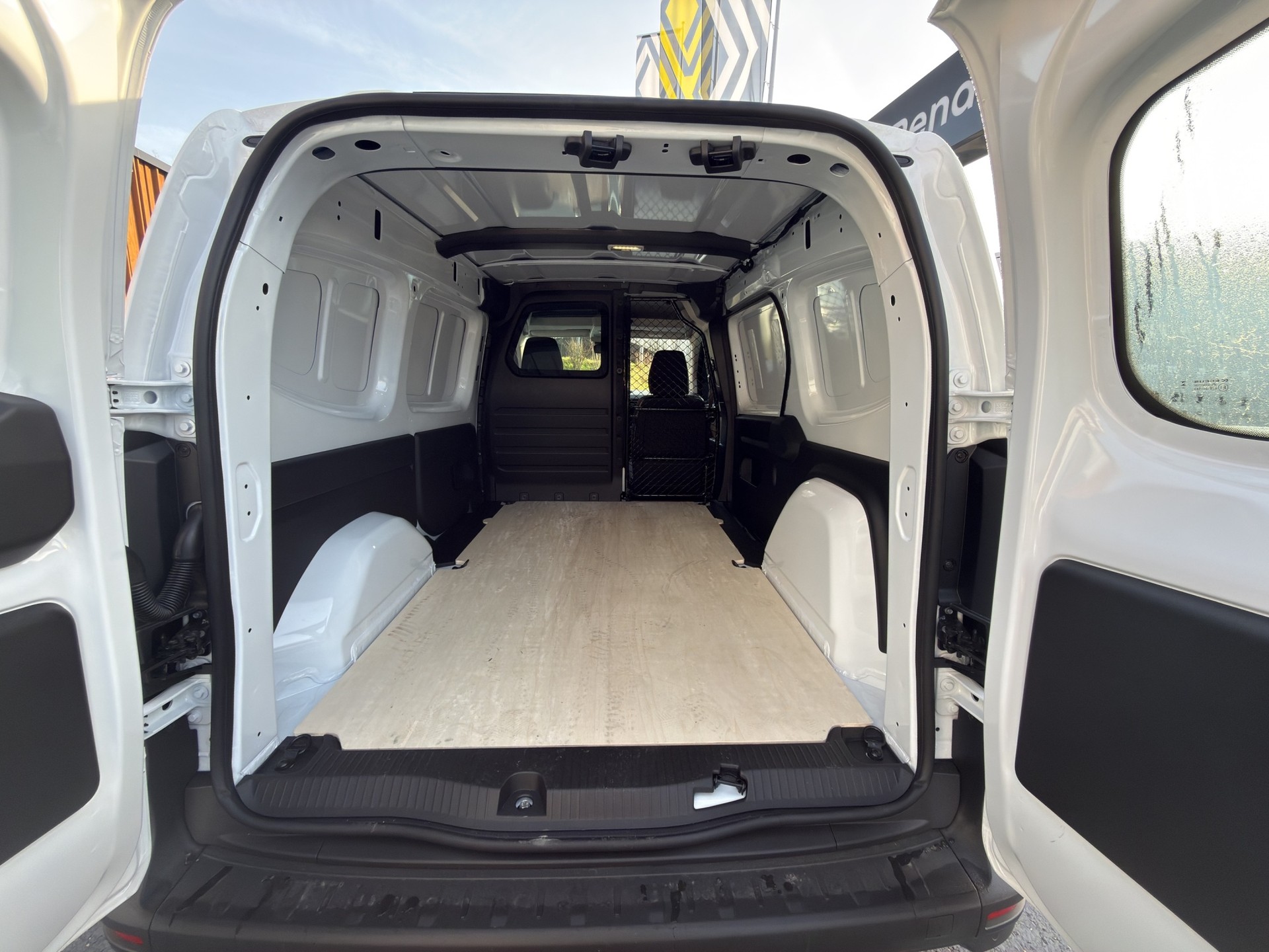 RENAULT Kangoo Van 1.3TCe Standard L2 130 PF Extra-image-12