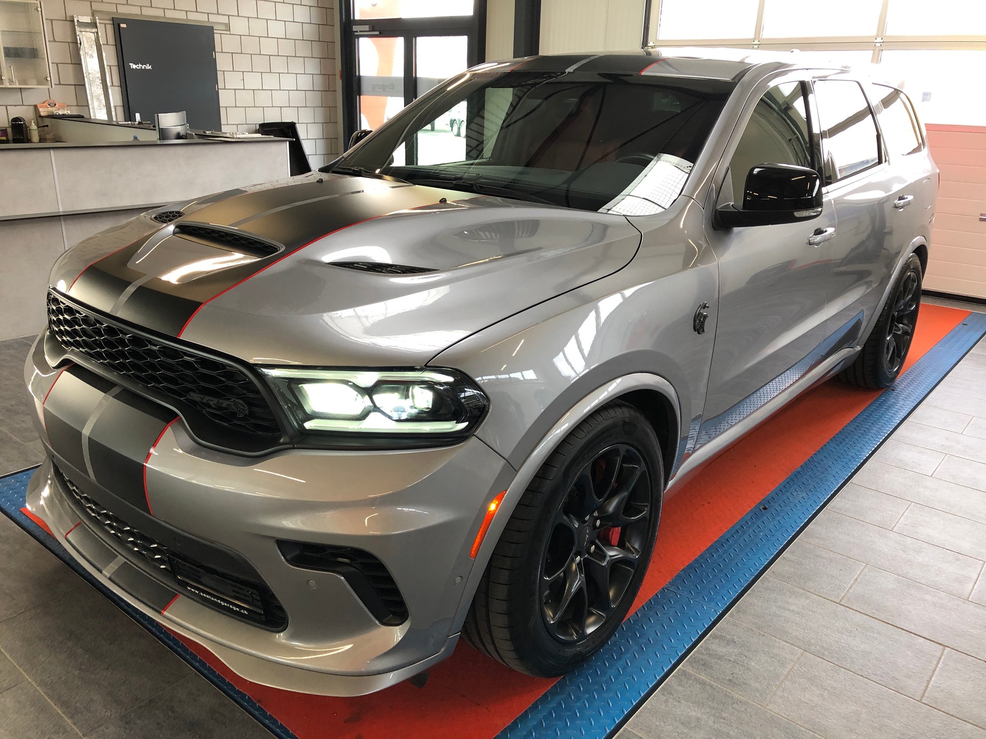 DODGE Durango SRT 6.2-V8 Hellcat AWD-image-9