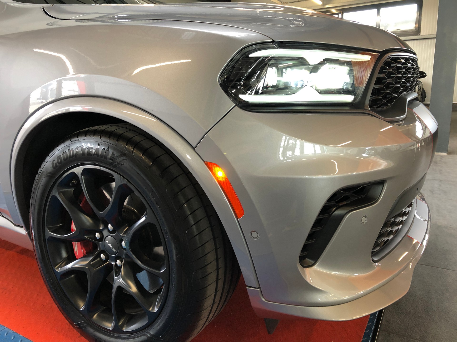 DODGE Durango SRT 6.2-V8 Hellcat AWD-image-12