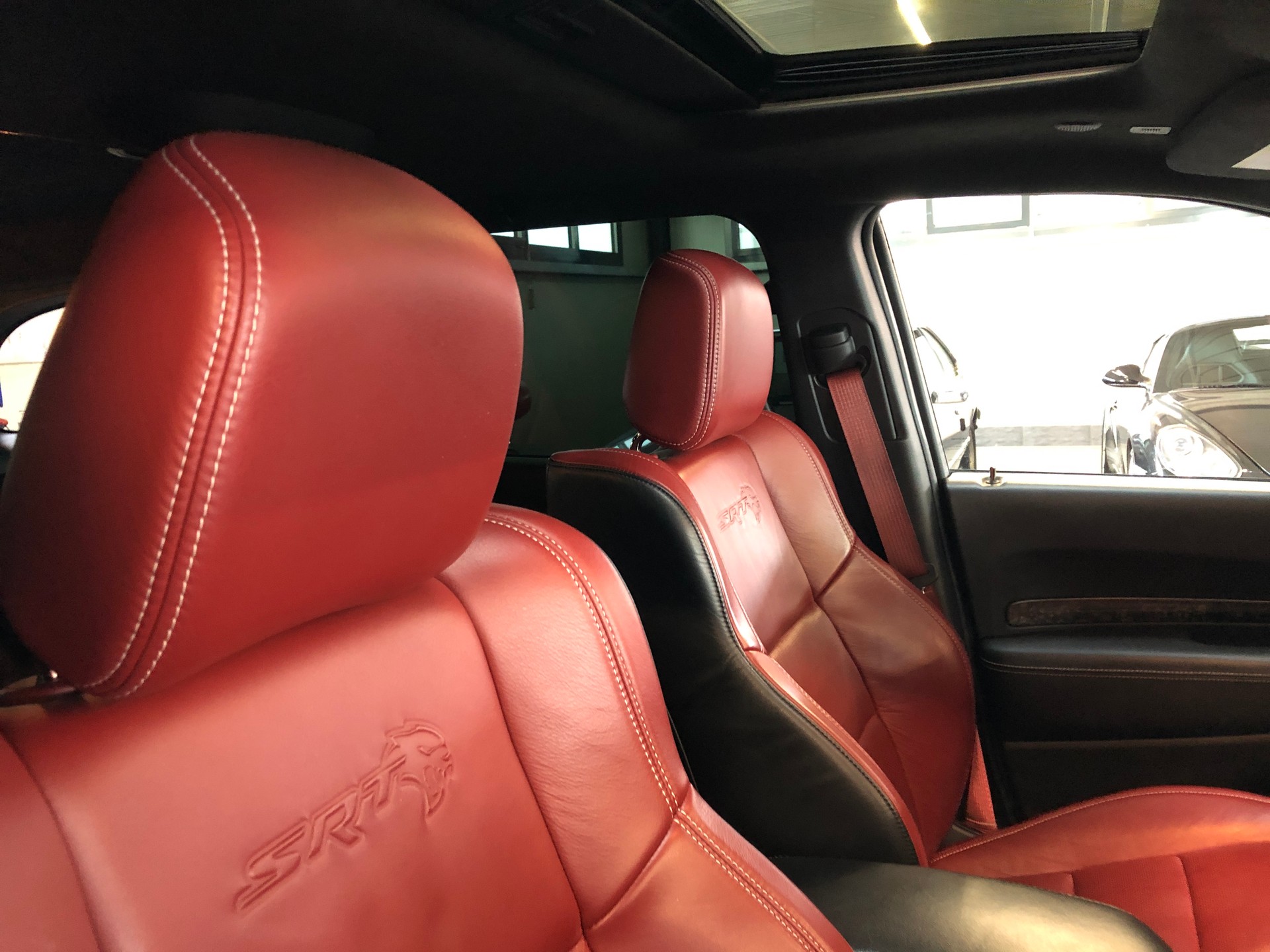 DODGE Durango SRT 6.2-V8 Hellcat AWD-image-29