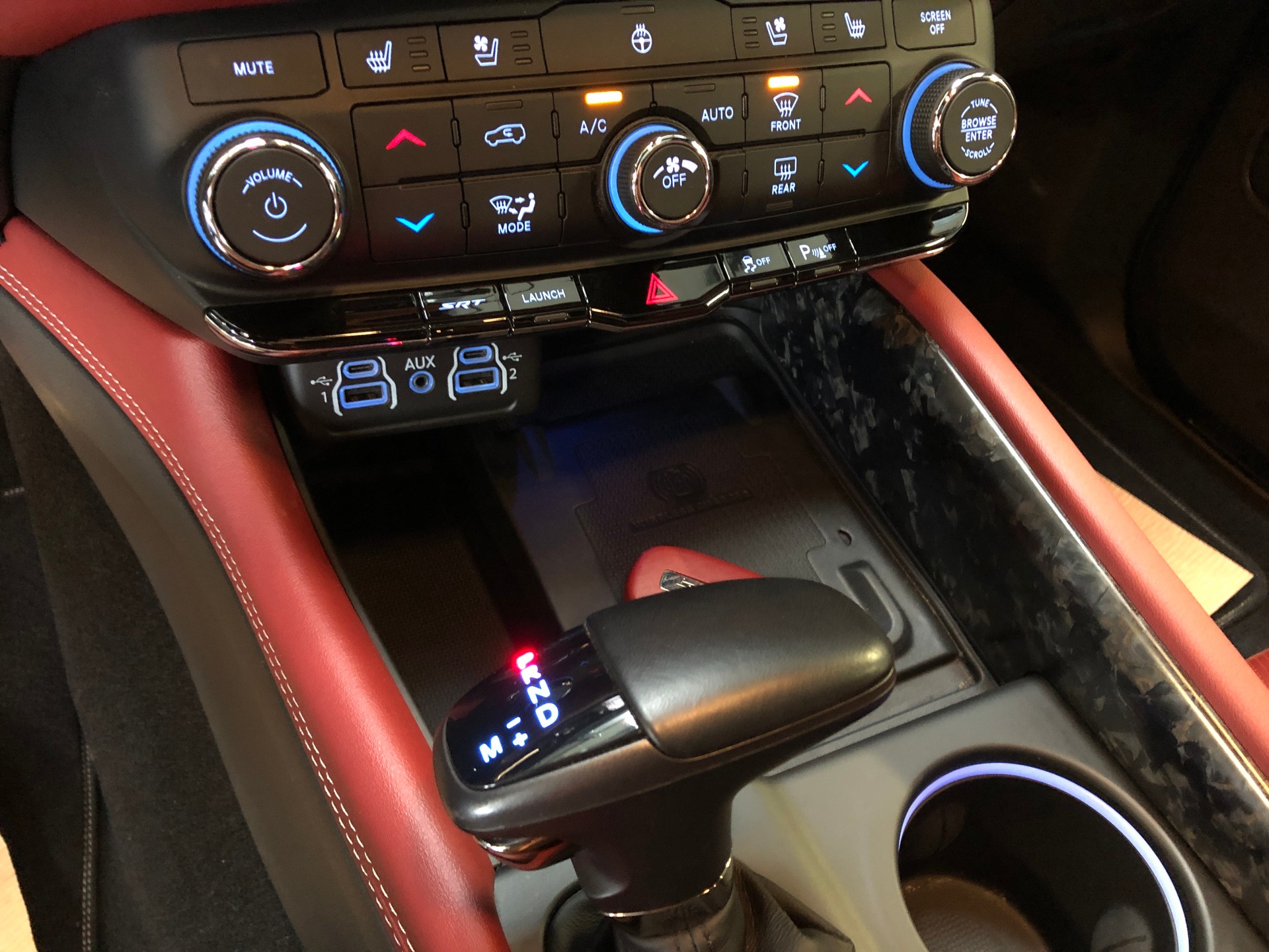 DODGE Durango SRT 6.2-V8 Hellcat AWD-image-18