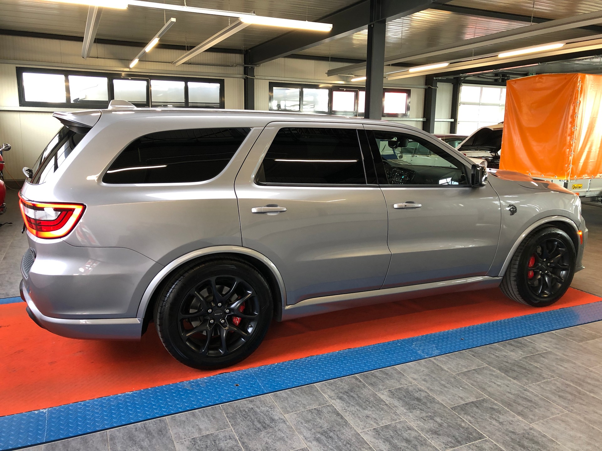 DODGE Durango SRT 6.2-V8 Hellcat AWD-showroom-element-1