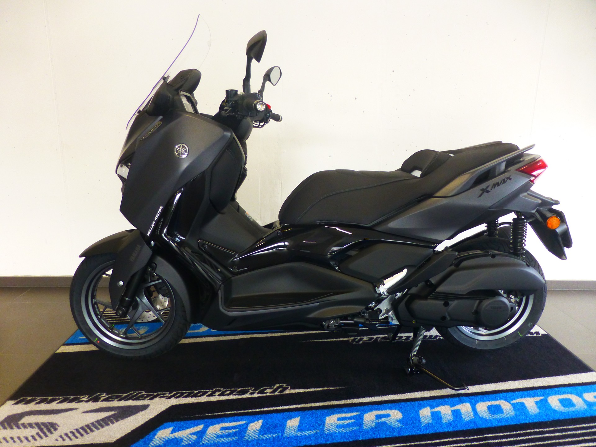YAMAHA X-Max 300 Tech Max+-showroom-element-2