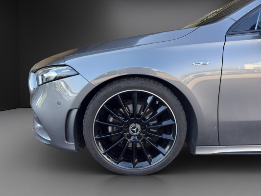 MERCEDES-BENZ A 180 Night Star AMG Line-image-4