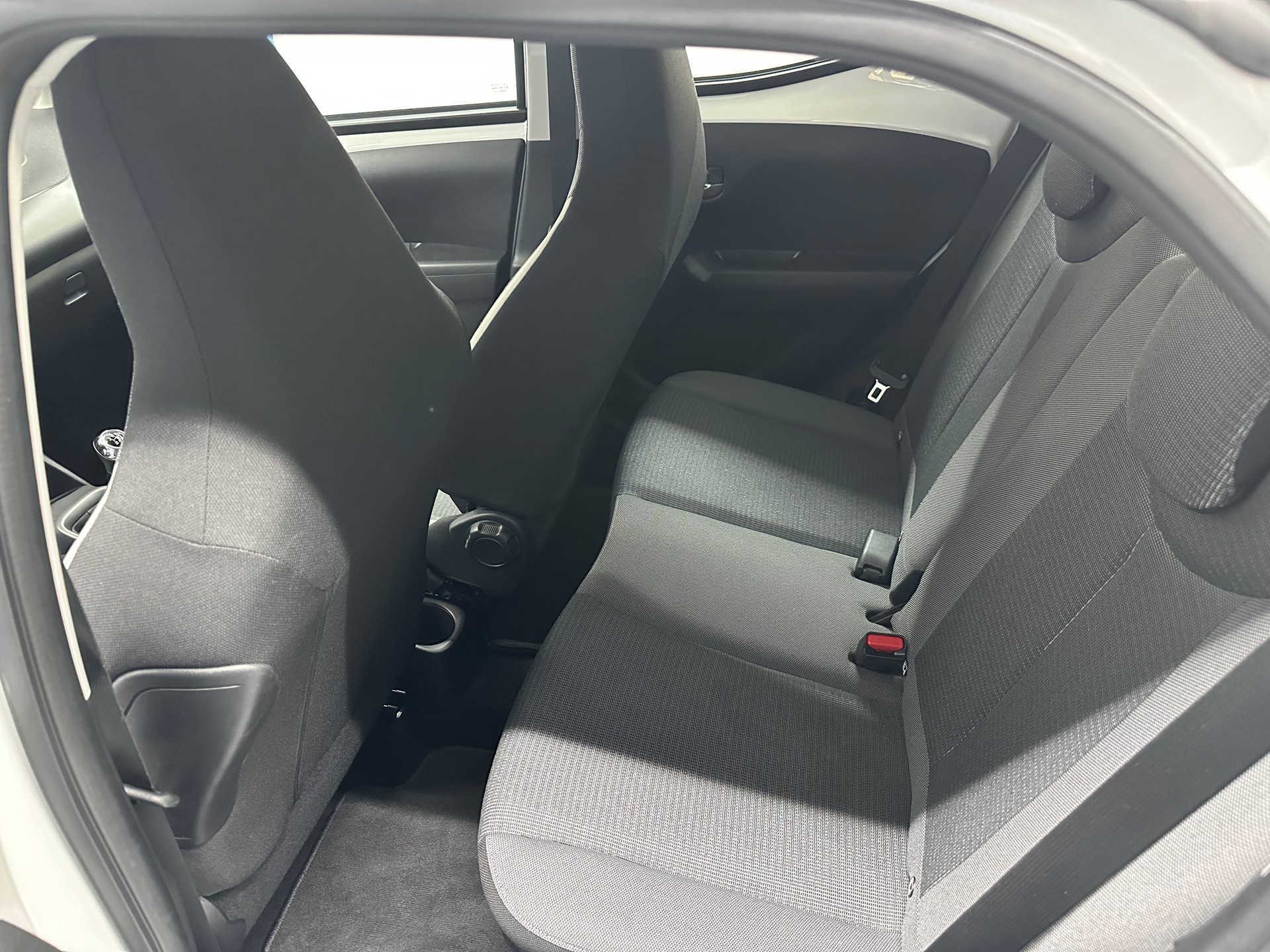TOYOTA Aygo 1.0 VVT-i x-play-image-8