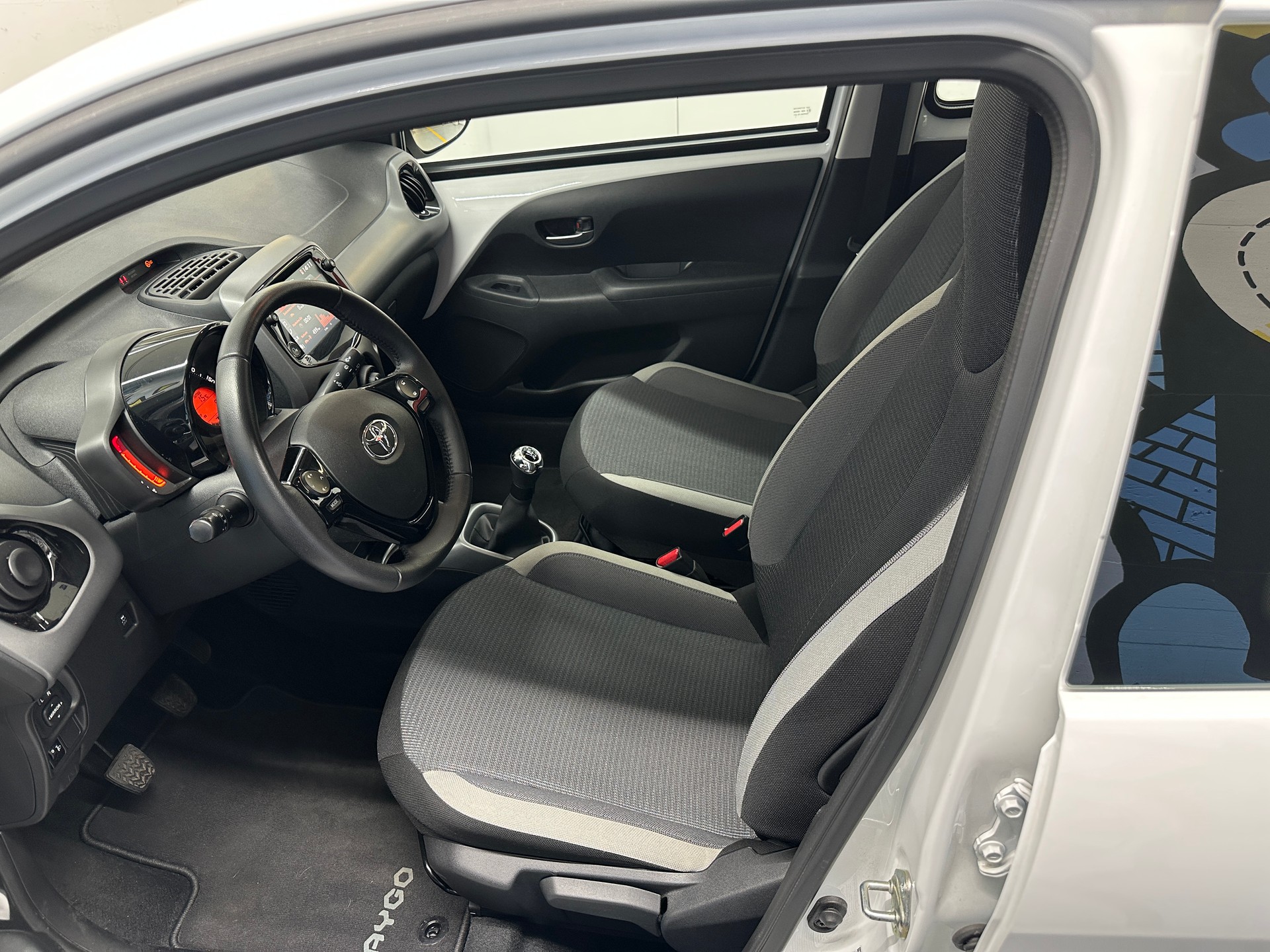 TOYOTA Aygo 1.0 VVT-i x-play-image-7